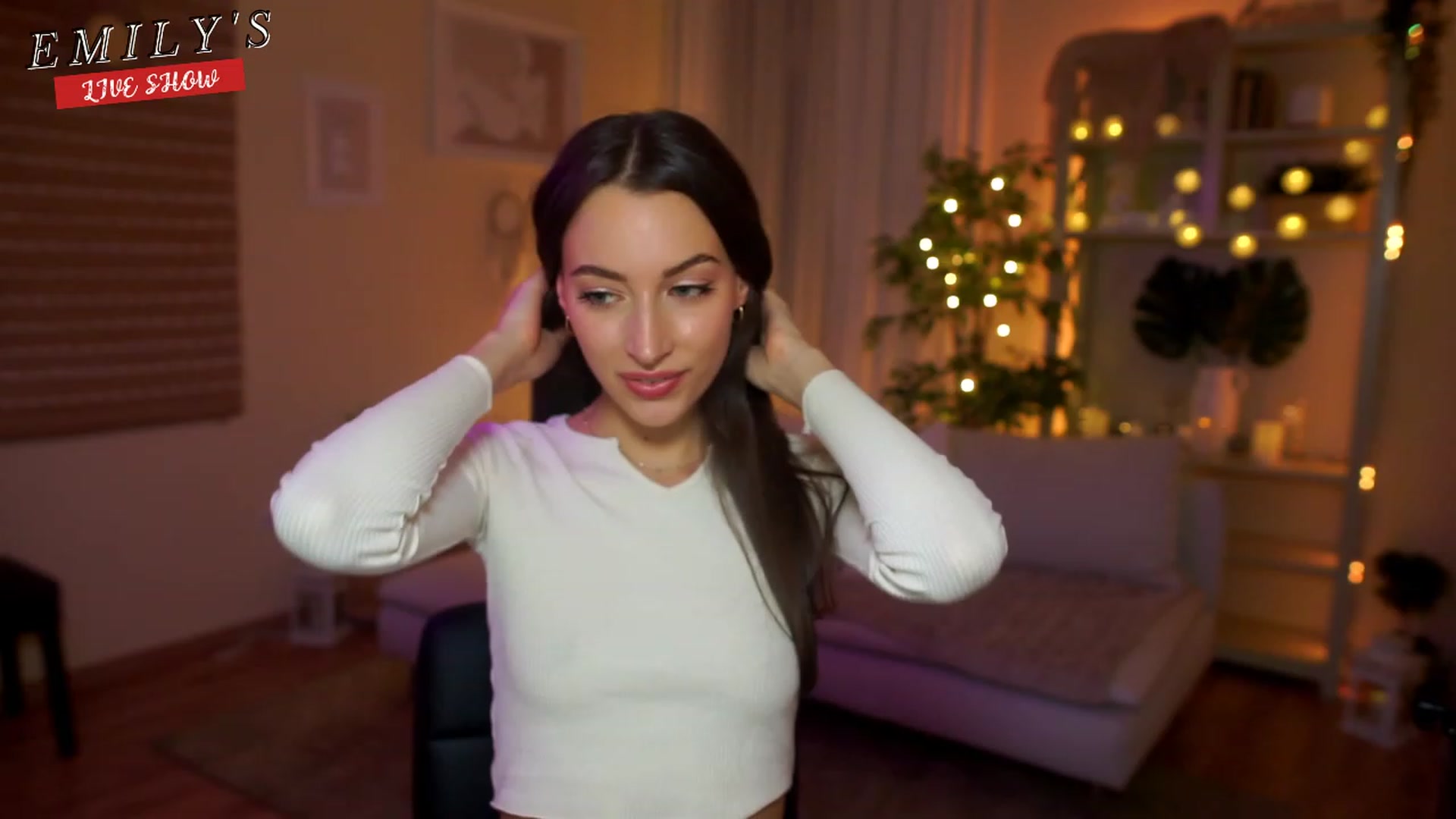 Gallery image thumbnail from Emily_grey69's myfreecams stream on, 04/14/2023, 17:39 image 2 of 20