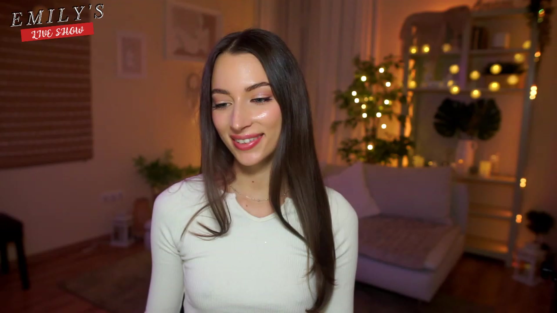 Gallery image thumbnail from Emily_grey69's myfreecams stream on, 04/14/2023, 17:39 image 1 of 20