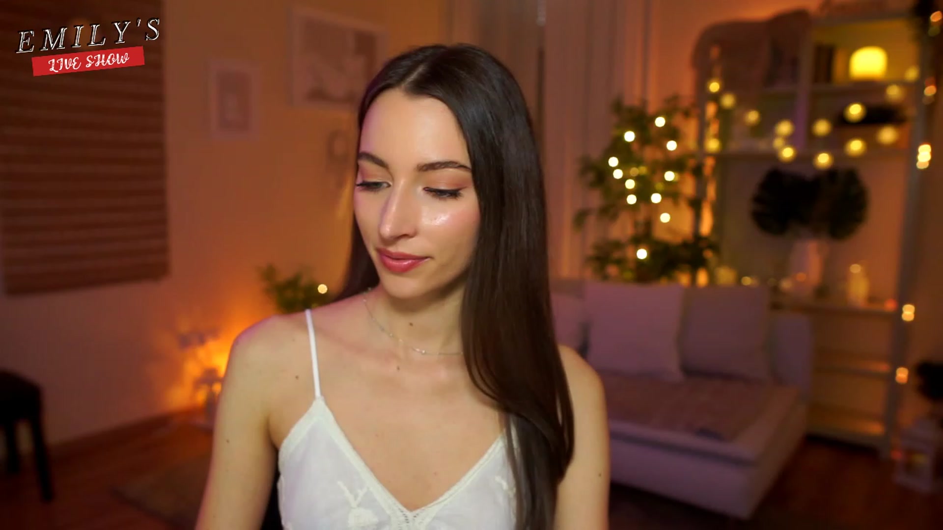Gallery image thumbnail from Emily_grey69's myfreecams stream on, 04/16/2023, 12:41 image 14 of 20