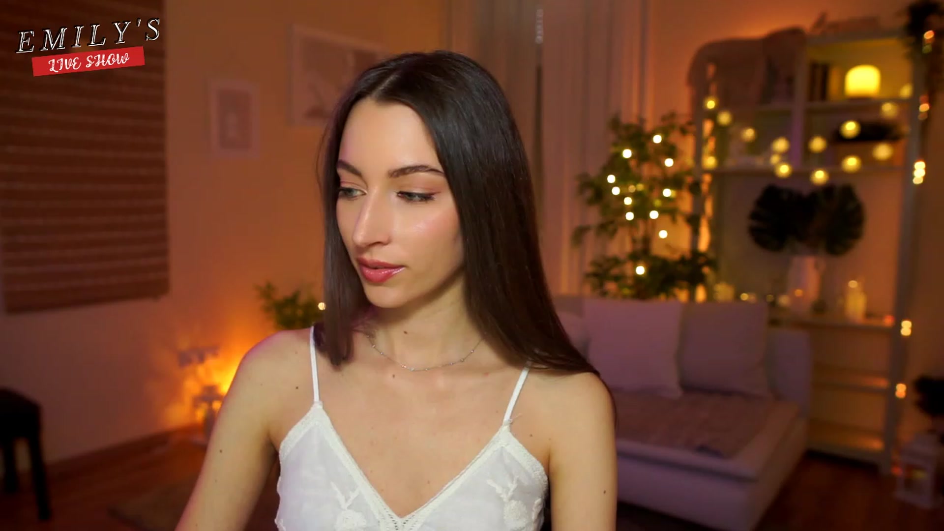 Gallery image thumbnail from Emily_grey69's myfreecams stream on, 04/16/2023, 12:41 image 4 of 20