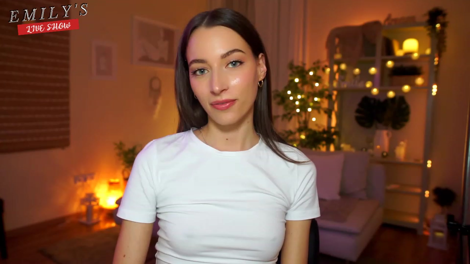Gallery image thumbnail from Emily_grey69's myfreecams stream on, 04/17/2023, 17:23 image 9 of 20