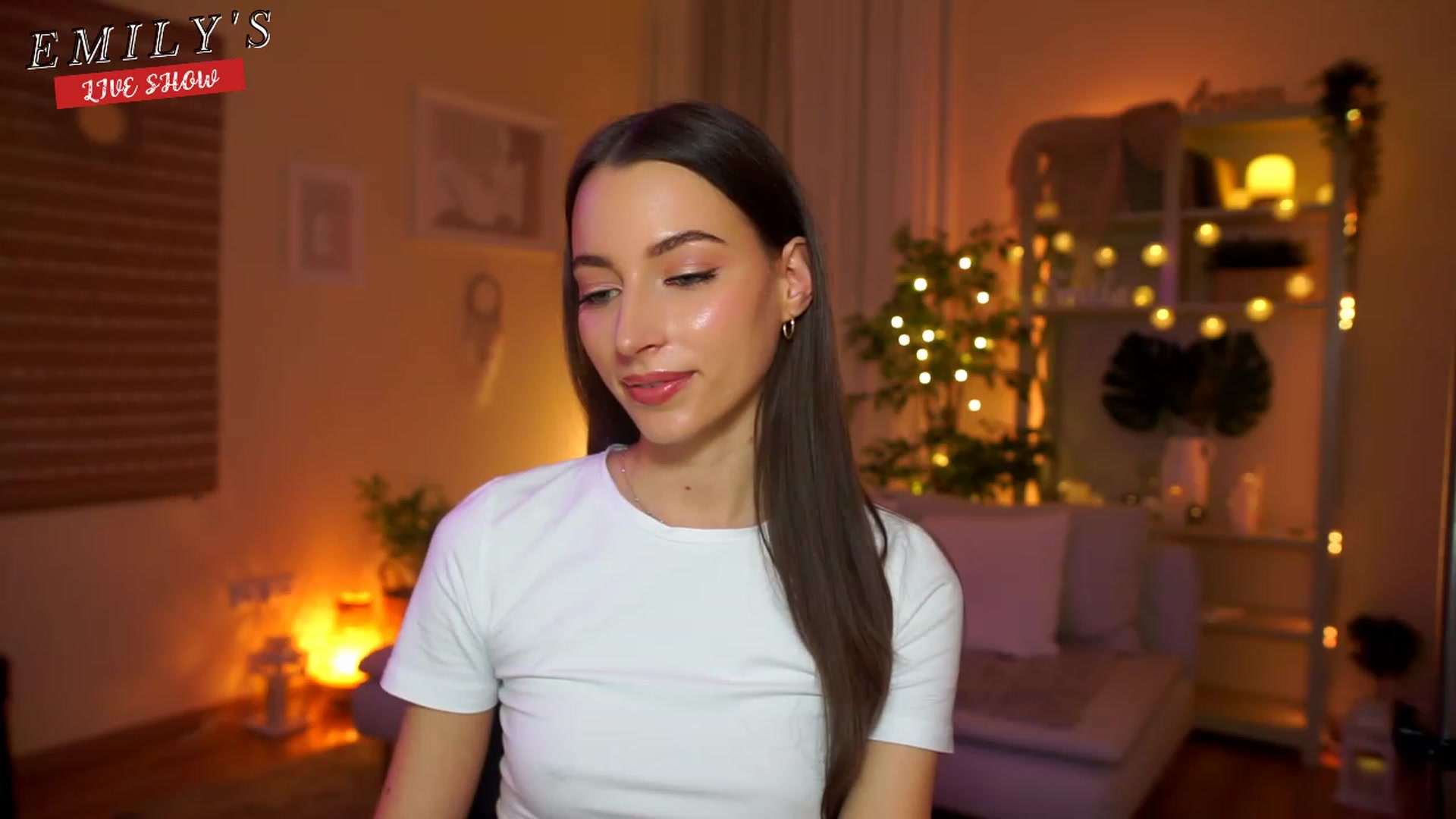 Gallery image thumbnail from Emily_grey69's myfreecams stream on, 04/17/2023, 17:53 image 13 of 20