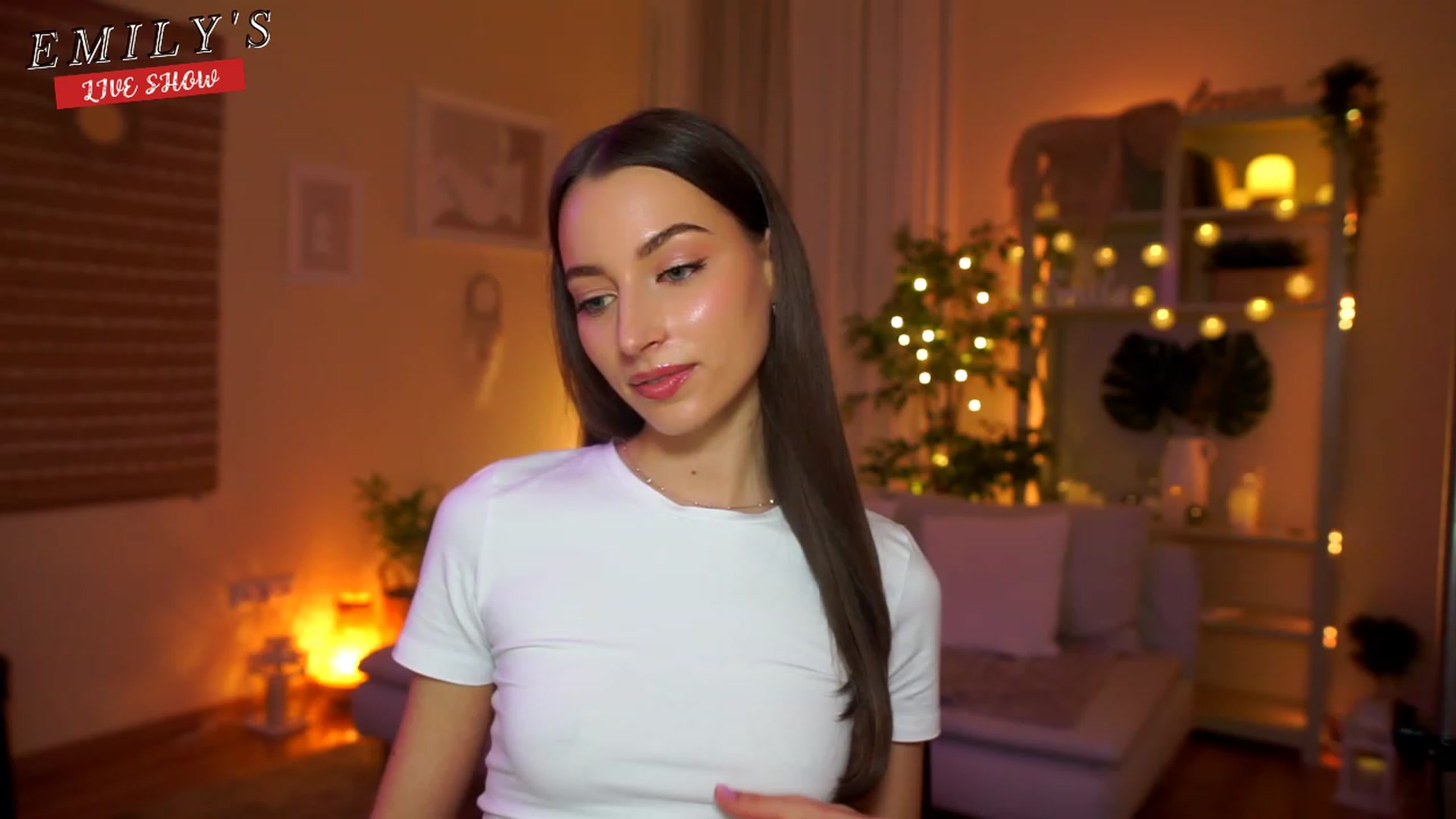Gallery image thumbnail from Emily_grey69's myfreecams stream on, 04/17/2023, 17:53 image 2 of 20