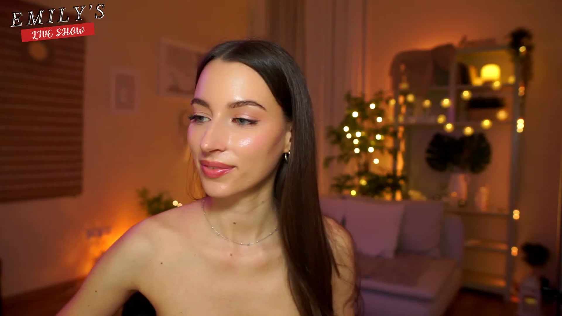 Gallery image thumbnail from Emily_grey69's myfreecams stream on, 04/17/2023, 20:51 image 14 of 20