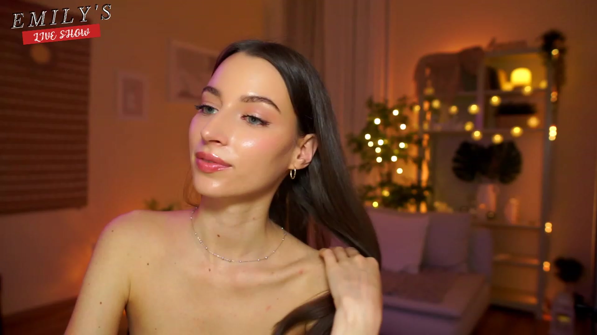 Gallery image thumbnail from Emily_grey69's myfreecams stream on, 04/17/2023, 20:51 image 13 of 20
