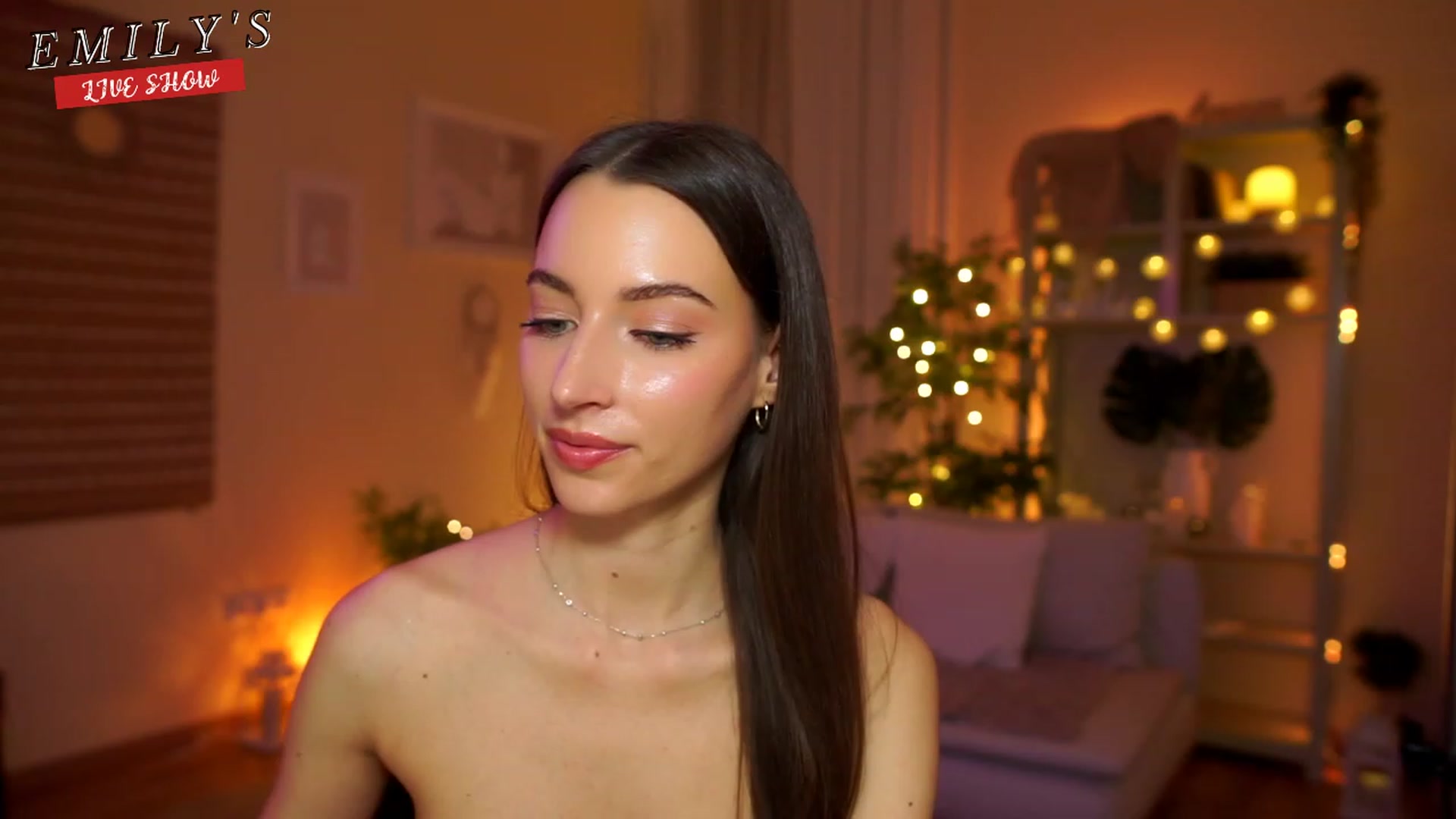 Gallery image thumbnail from Emily_grey69's myfreecams stream on, 04/17/2023, 20:51 image 10 of 20