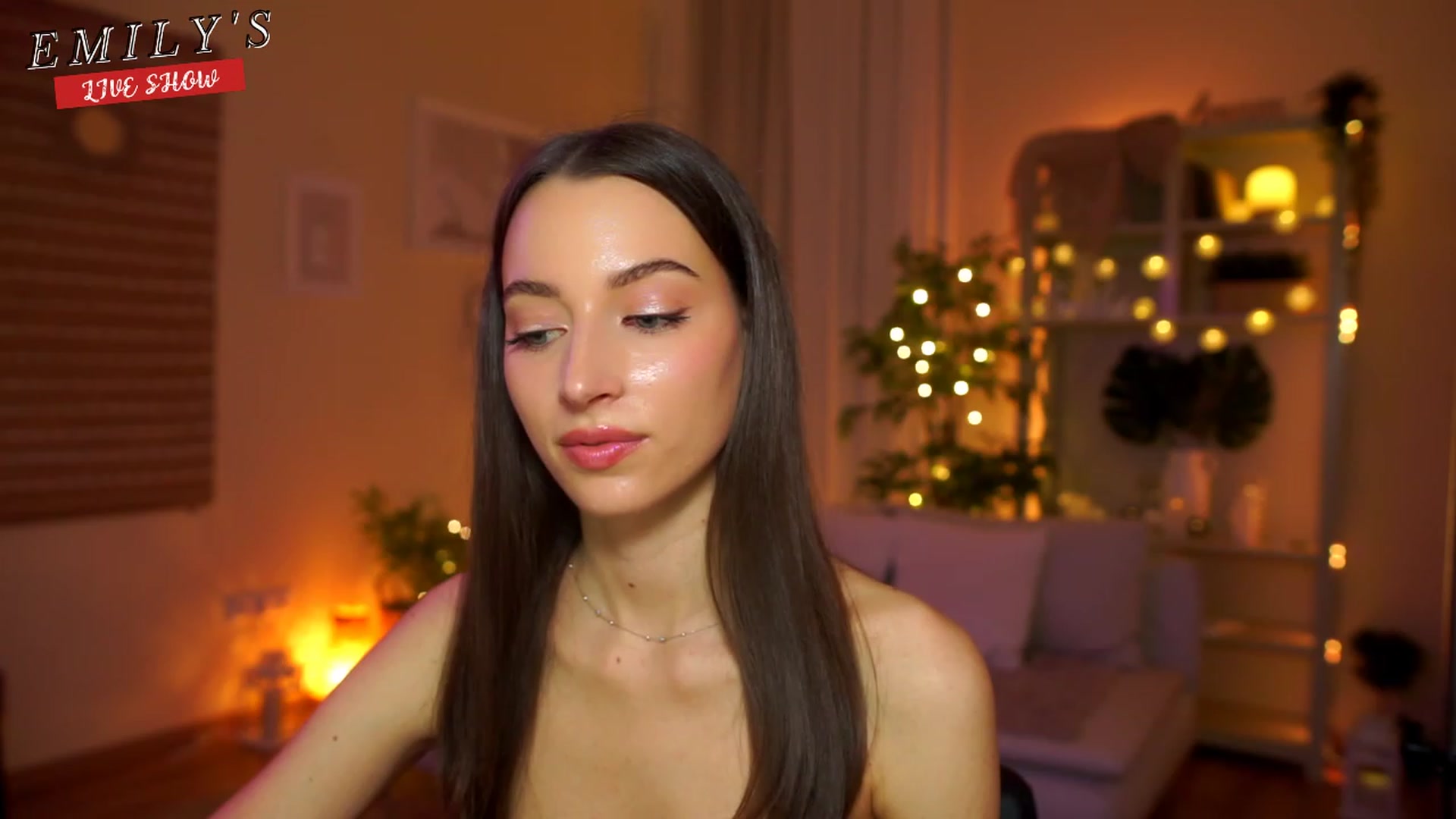 Gallery image thumbnail from Emily_grey69's myfreecams stream on, 04/17/2023, 20:51 image 19 of 20