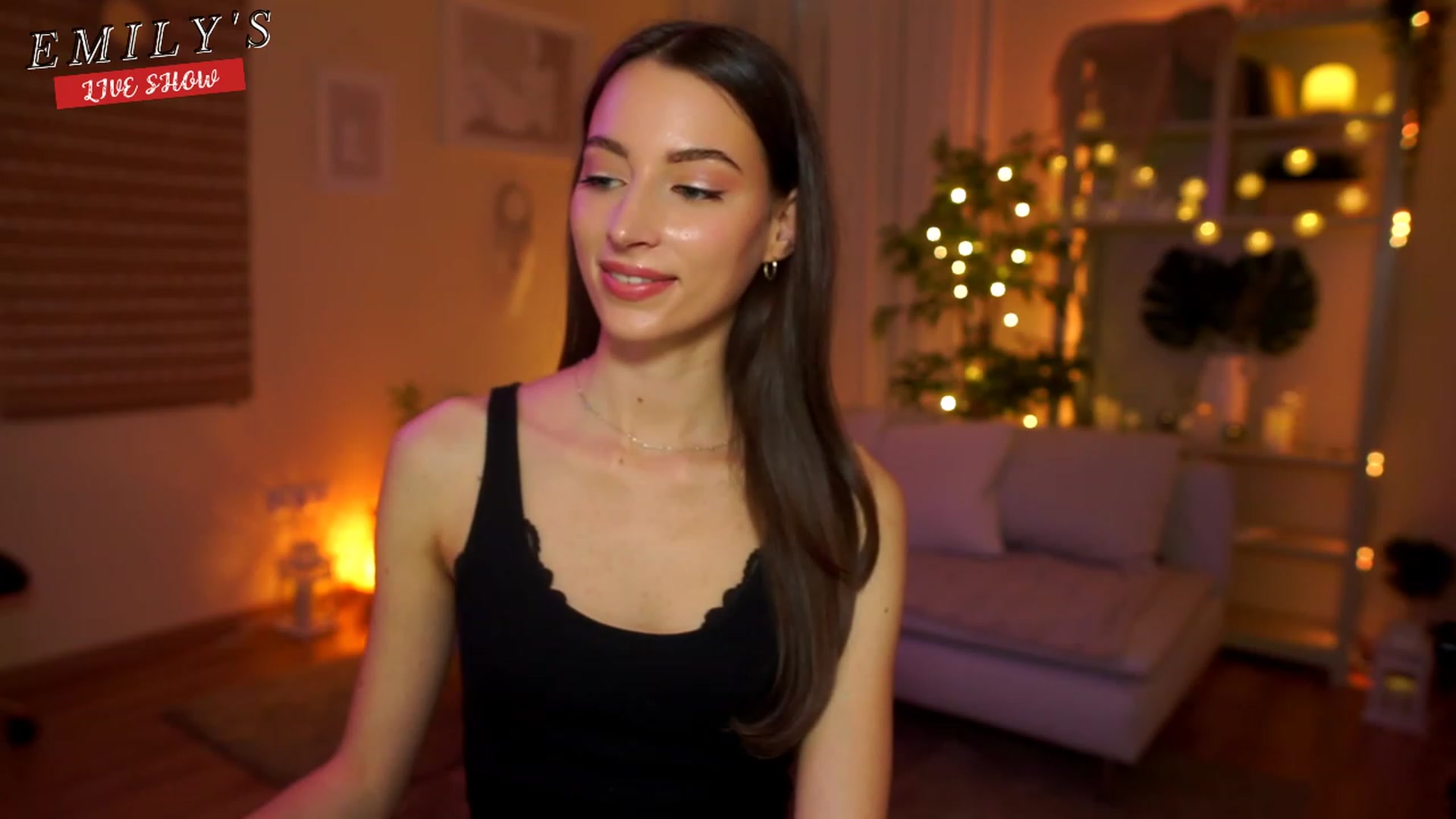 Gallery image thumbnail from Emily_grey69's myfreecams stream on, 04/18/2023, 11:45 image 18 of 20