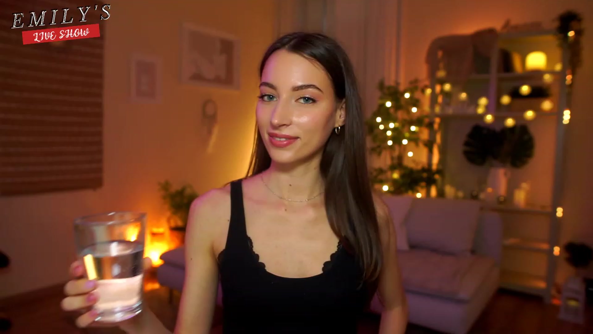 Gallery image thumbnail from Emily_grey69's myfreecams stream on, 04/18/2023, 11:45 image 2 of 20