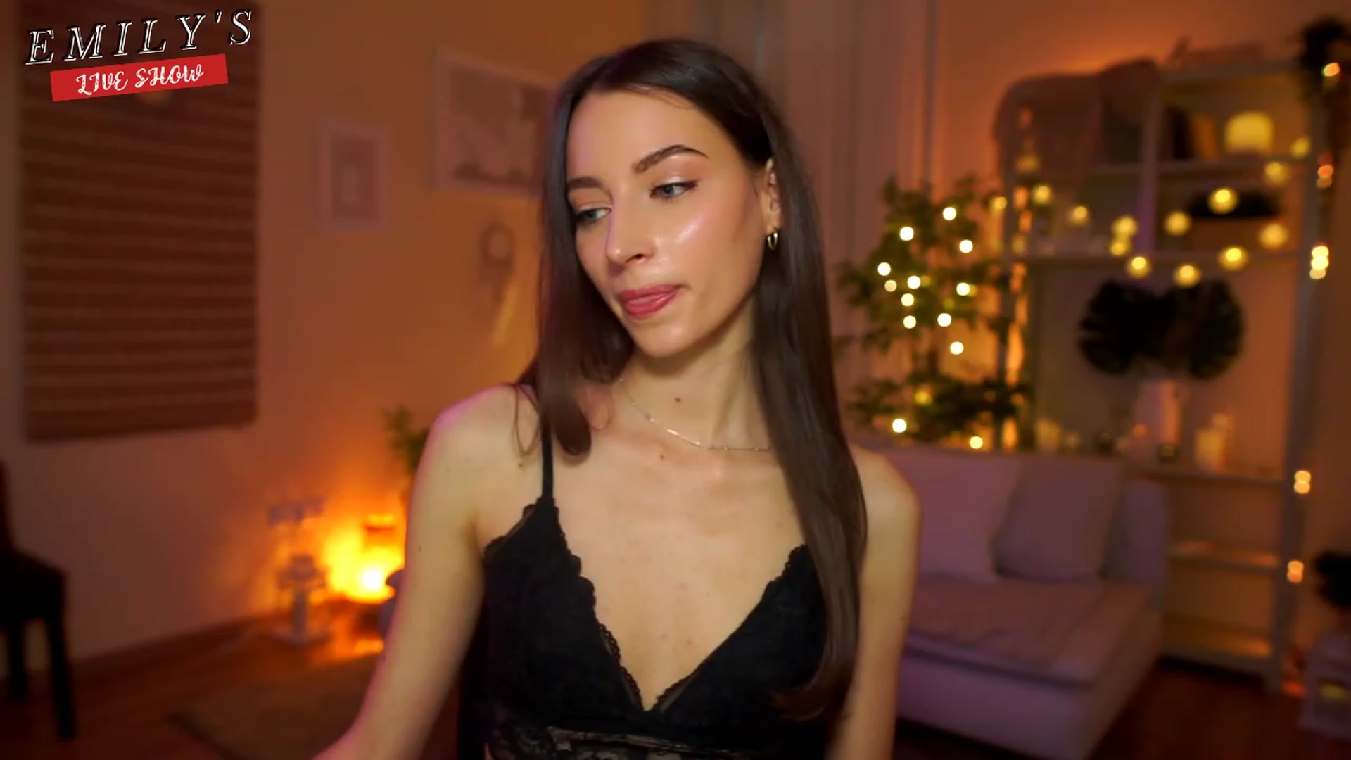 Gallery image thumbnail from Emily_grey69's myfreecams stream on, 04/18/2023, 14:43 image 14 of 20