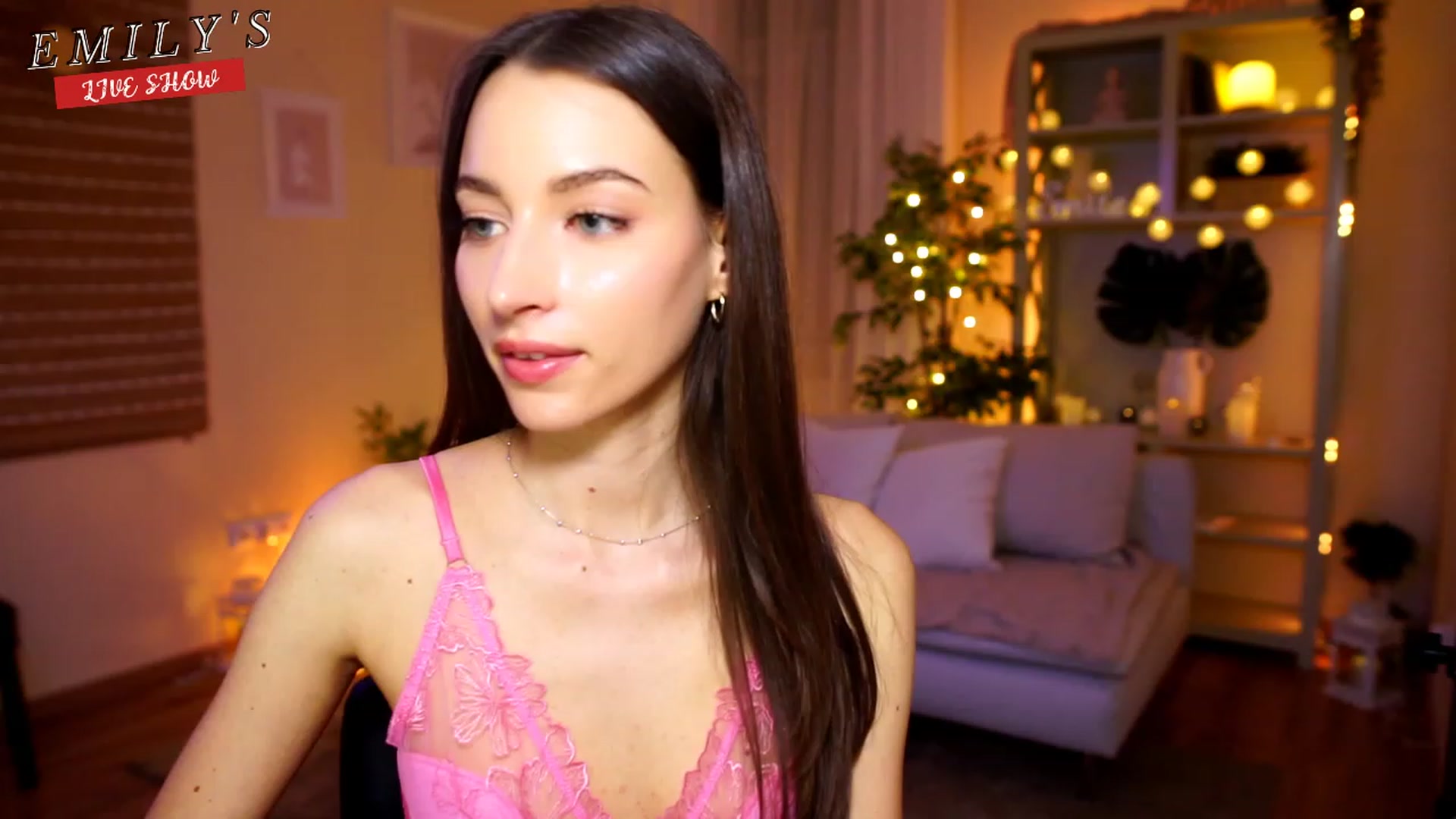 Gallery image thumbnail from Emily_grey69's myfreecams stream on, 04/19/2023, 20:52 image 20 of 20