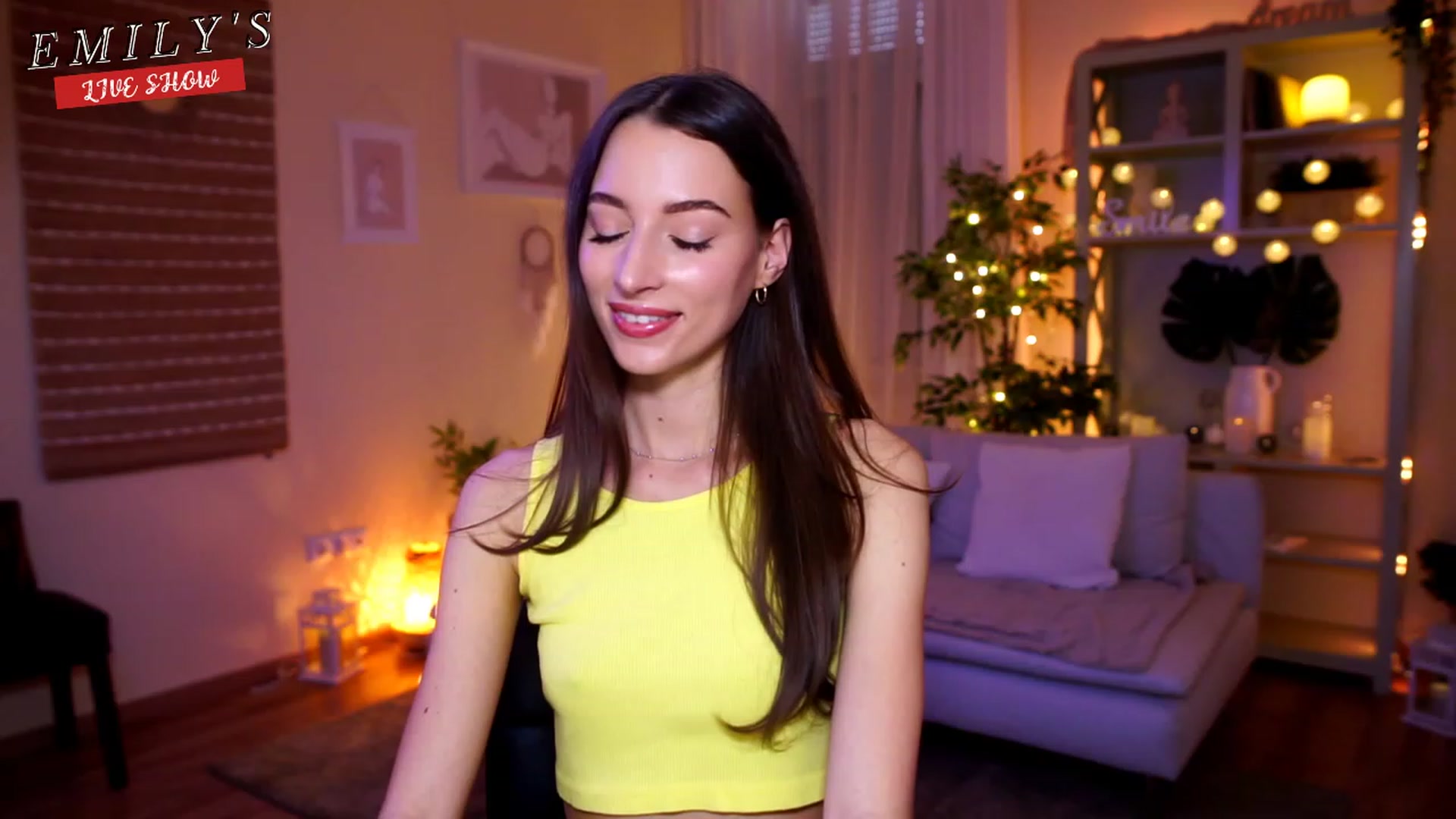 Gallery image thumbnail from Emily_grey69's myfreecams stream on, 04/20/2023, 11:13 image 12 of 20
