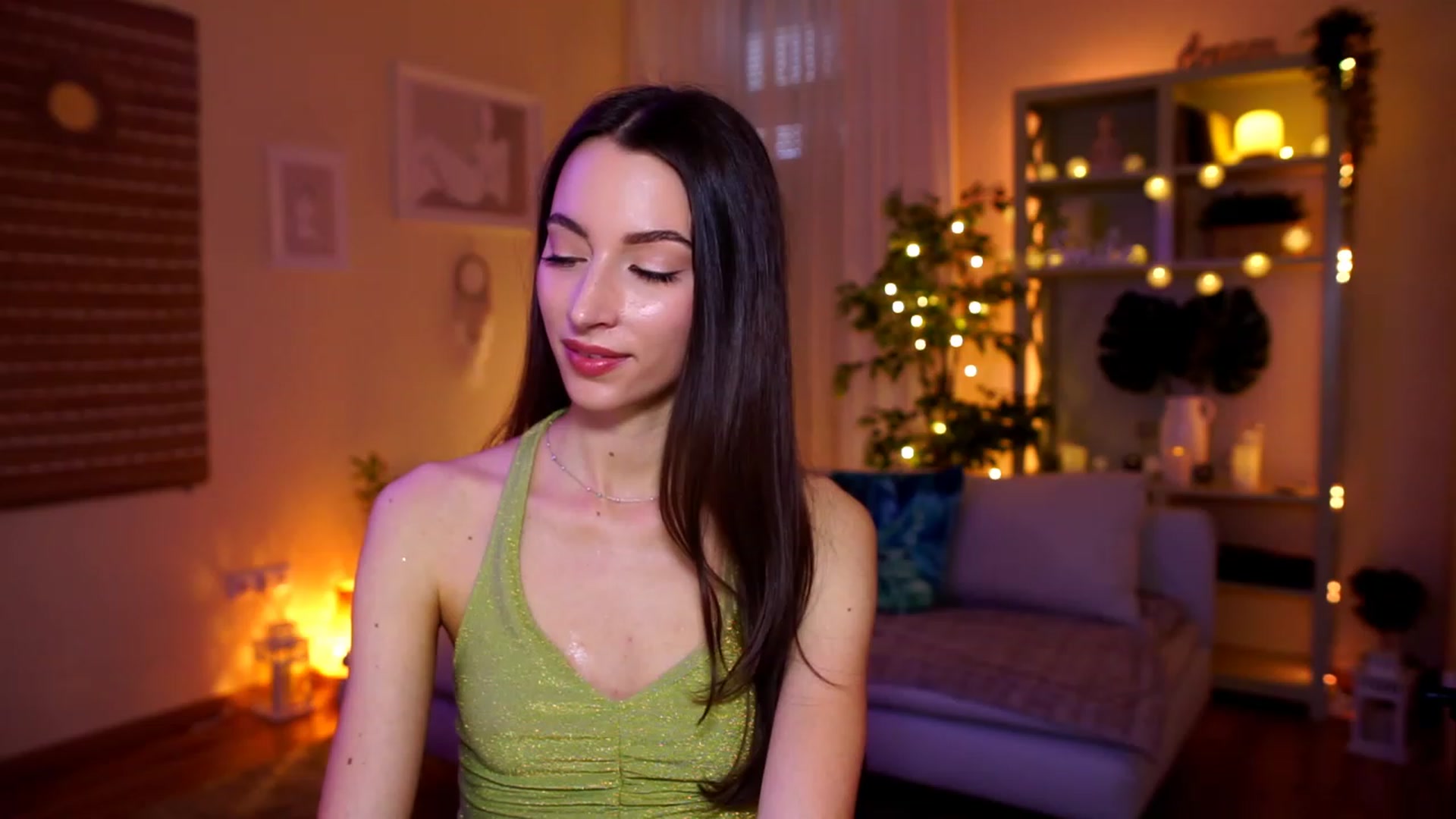 Gallery image thumbnail from Emily_grey69's myfreecams stream on, 04/25/2023, 12:22 image 12 of 20