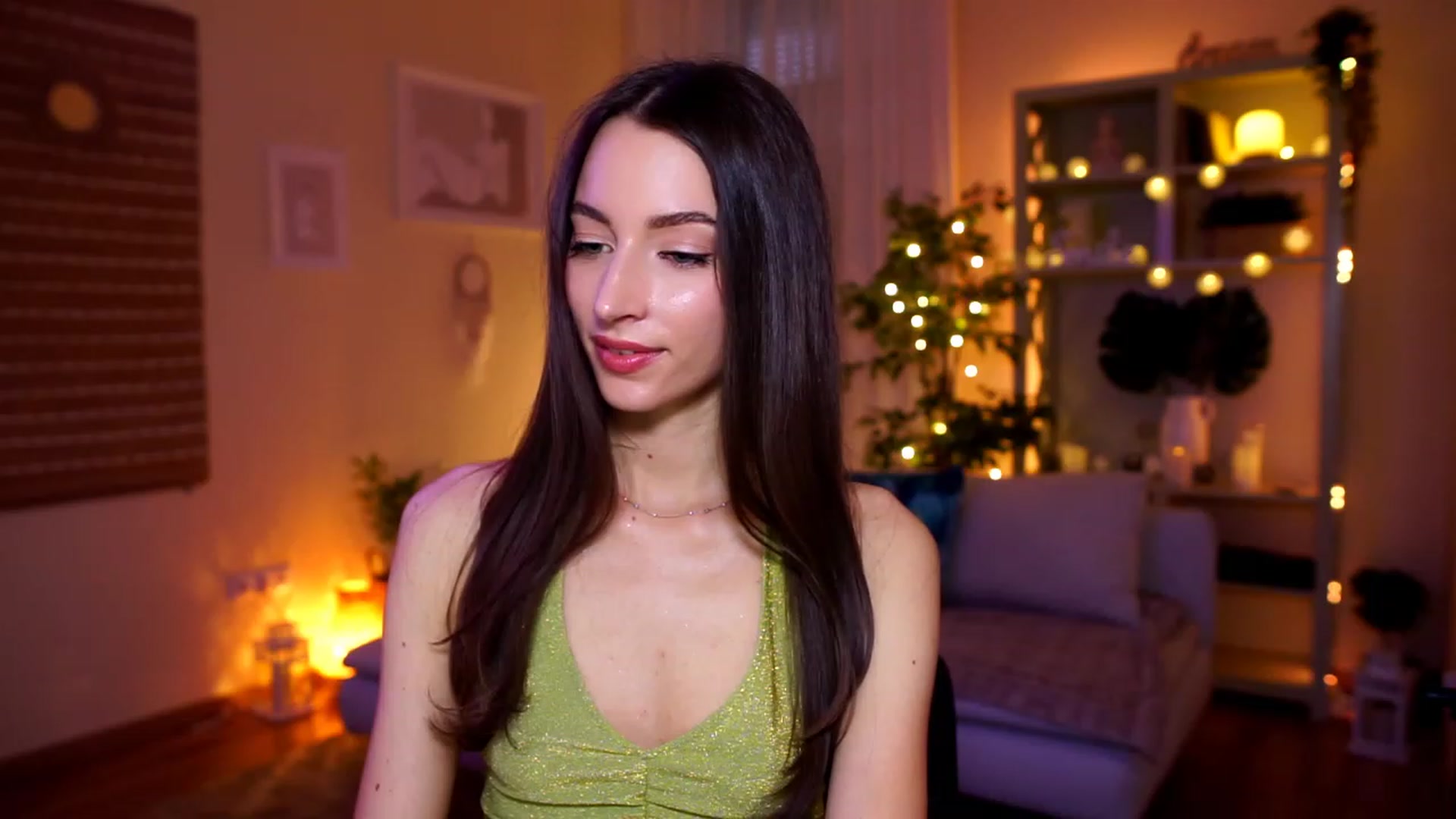 Gallery image thumbnail from Emily_grey69's myfreecams stream on, 04/25/2023, 12:22 image 16 of 20