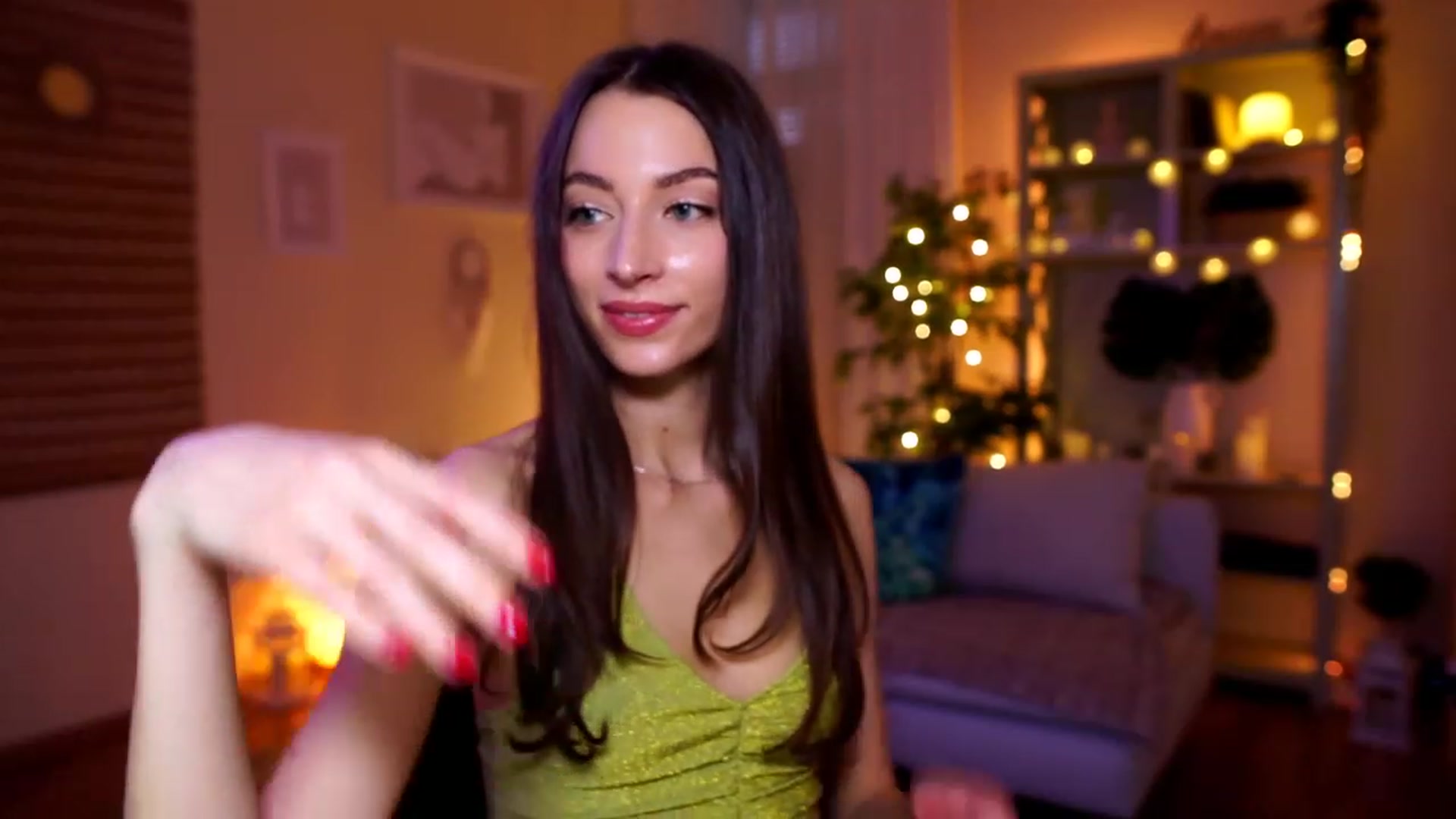 Gallery image thumbnail from Emily_grey69's myfreecams stream on, 04/25/2023, 12:22 image 18 of 20
