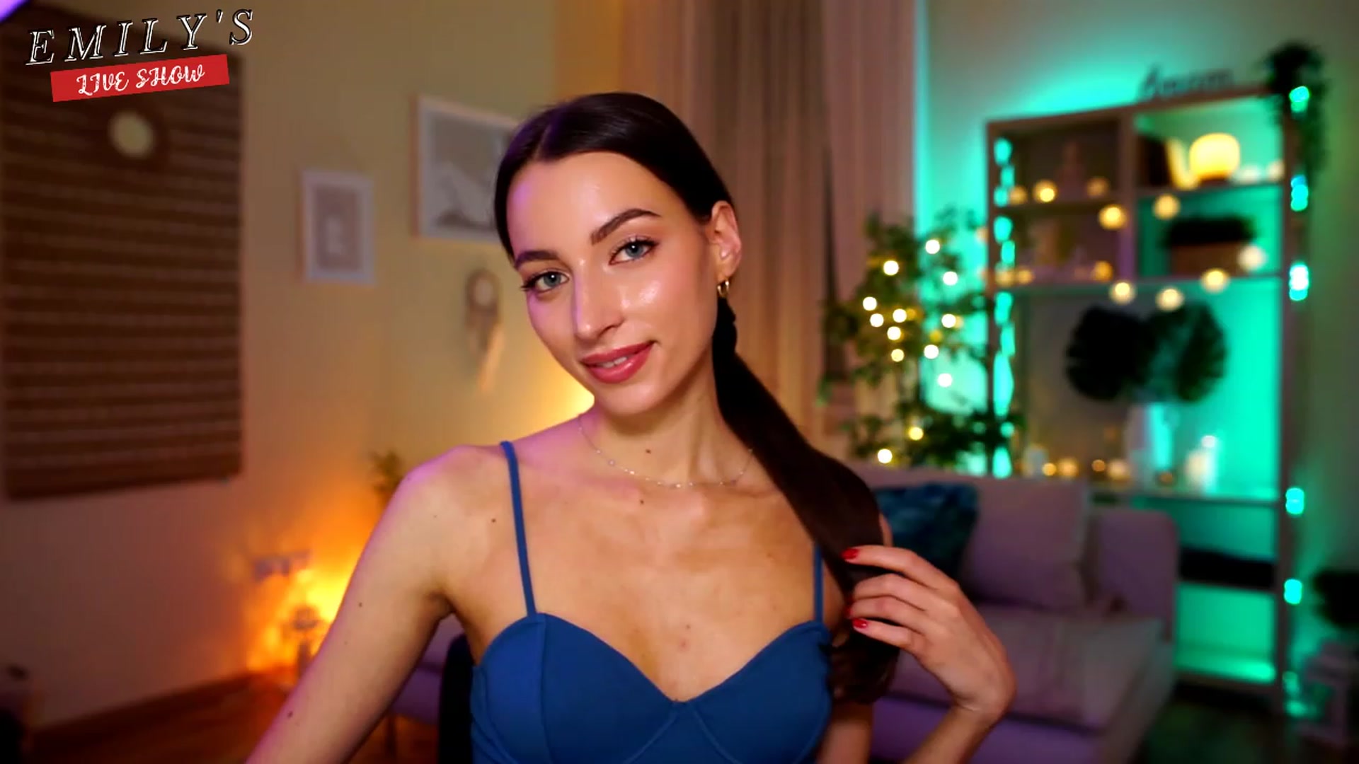Gallery image thumbnail from Emily_grey69's myfreecams stream on, 04/26/2023, 22:11 image 18 of 20
