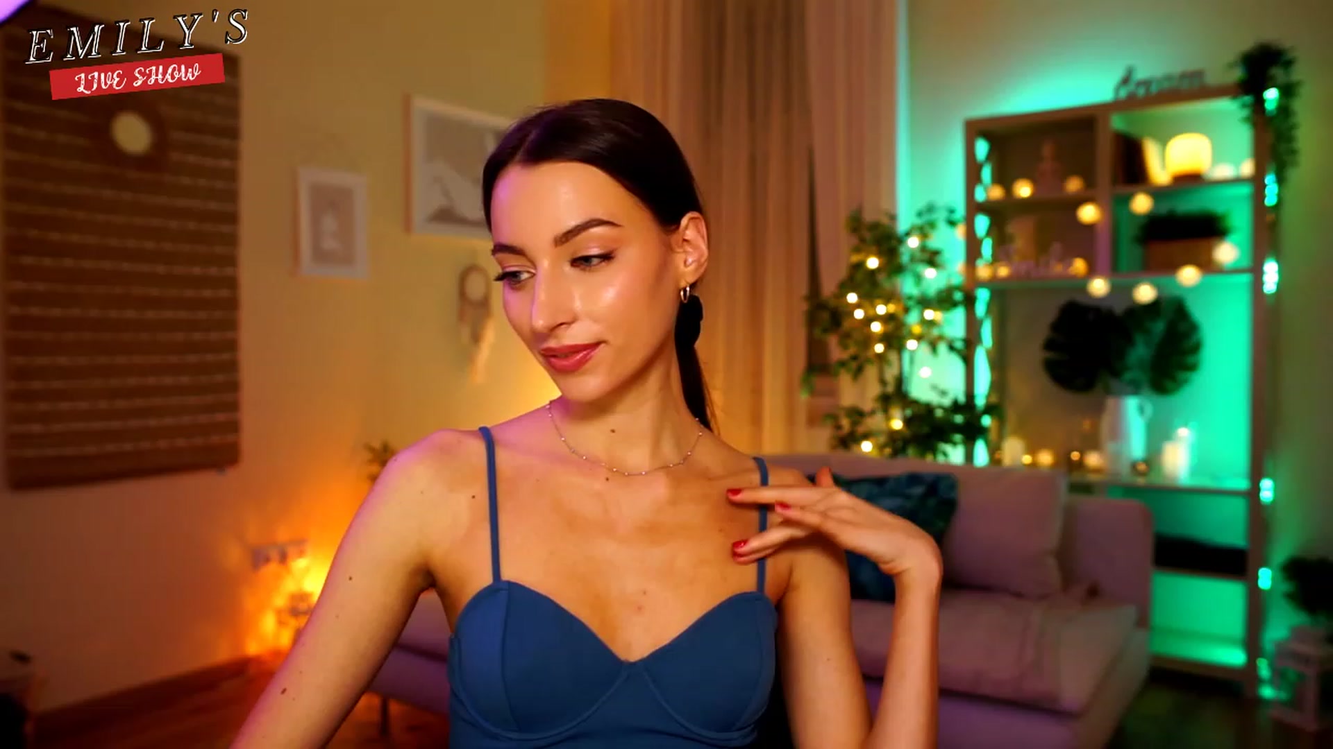 Gallery image thumbnail from Emily_grey69's myfreecams stream on, 04/26/2023, 22:11 image 9 of 20