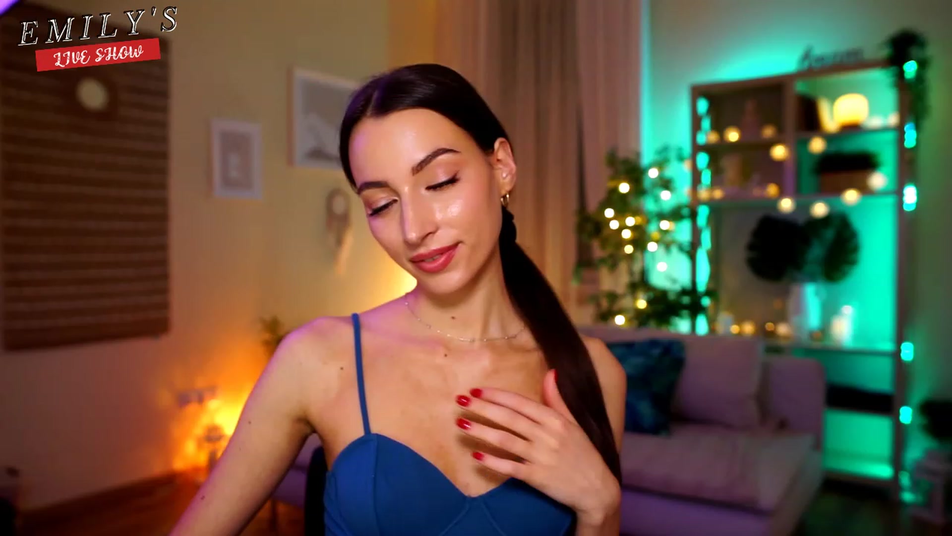 Gallery image thumbnail from Emily_grey69's myfreecams stream on, 04/26/2023, 22:11 image 20 of 20