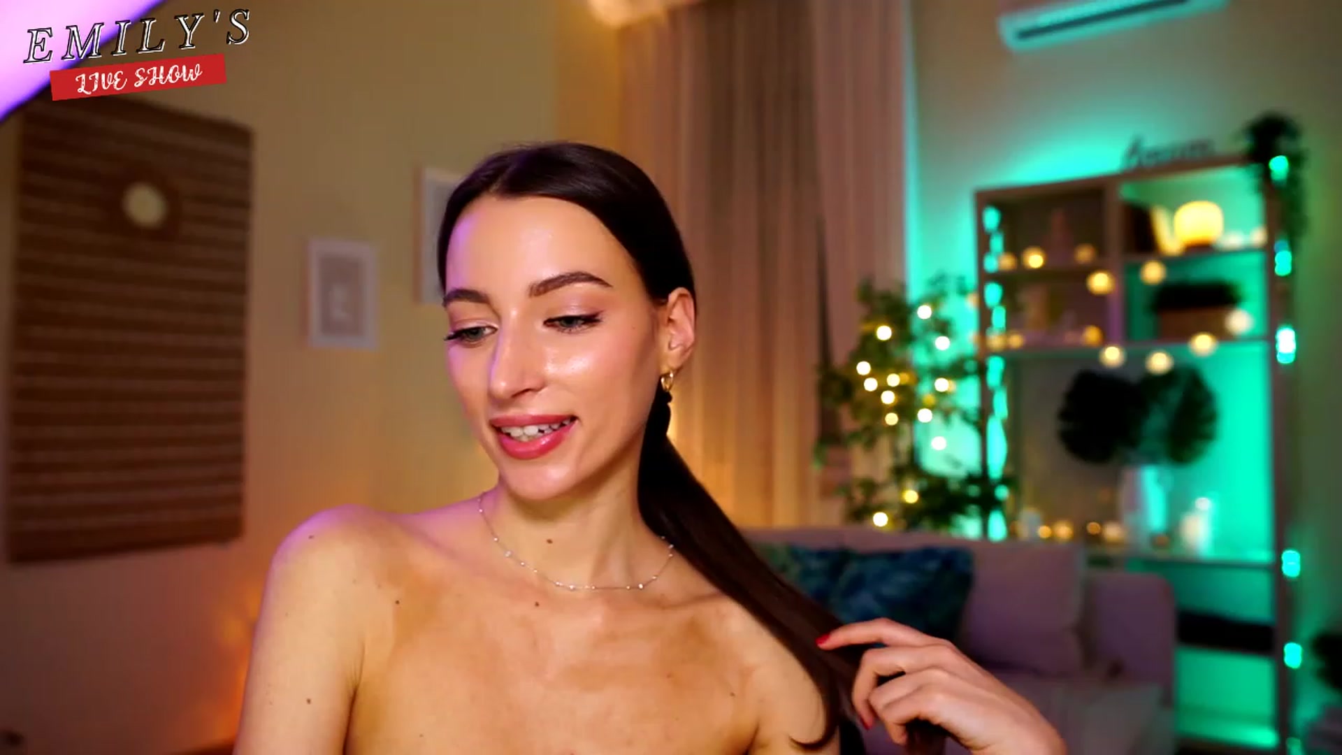 Gallery image thumbnail from Emily_grey69's myfreecams stream on, 04/27/2023, 24:39 image 19 of 20