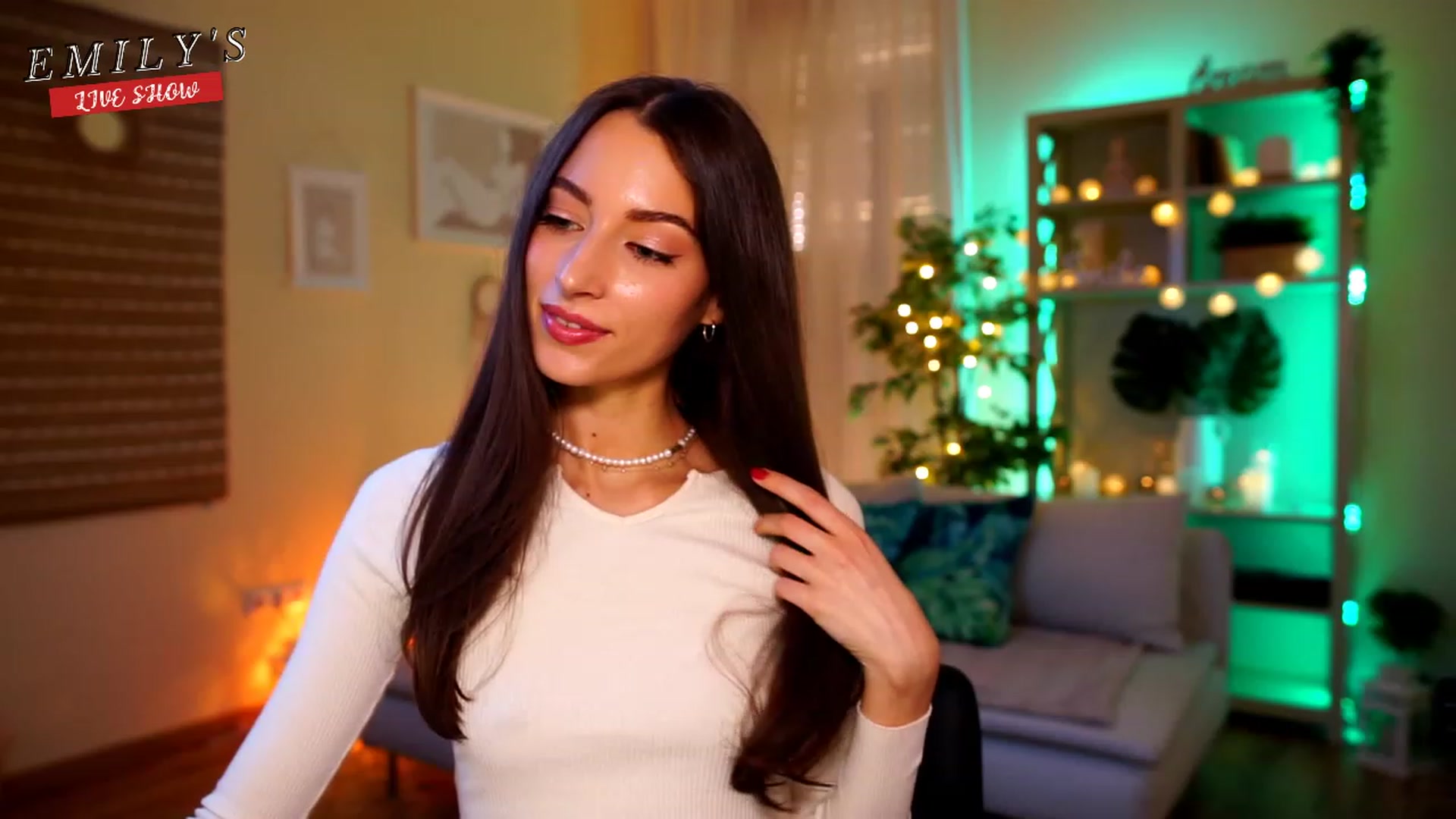 Gallery image thumbnail from Emily_grey69's myfreecams stream on, 04/27/2023, 17:24 image 4 of 20