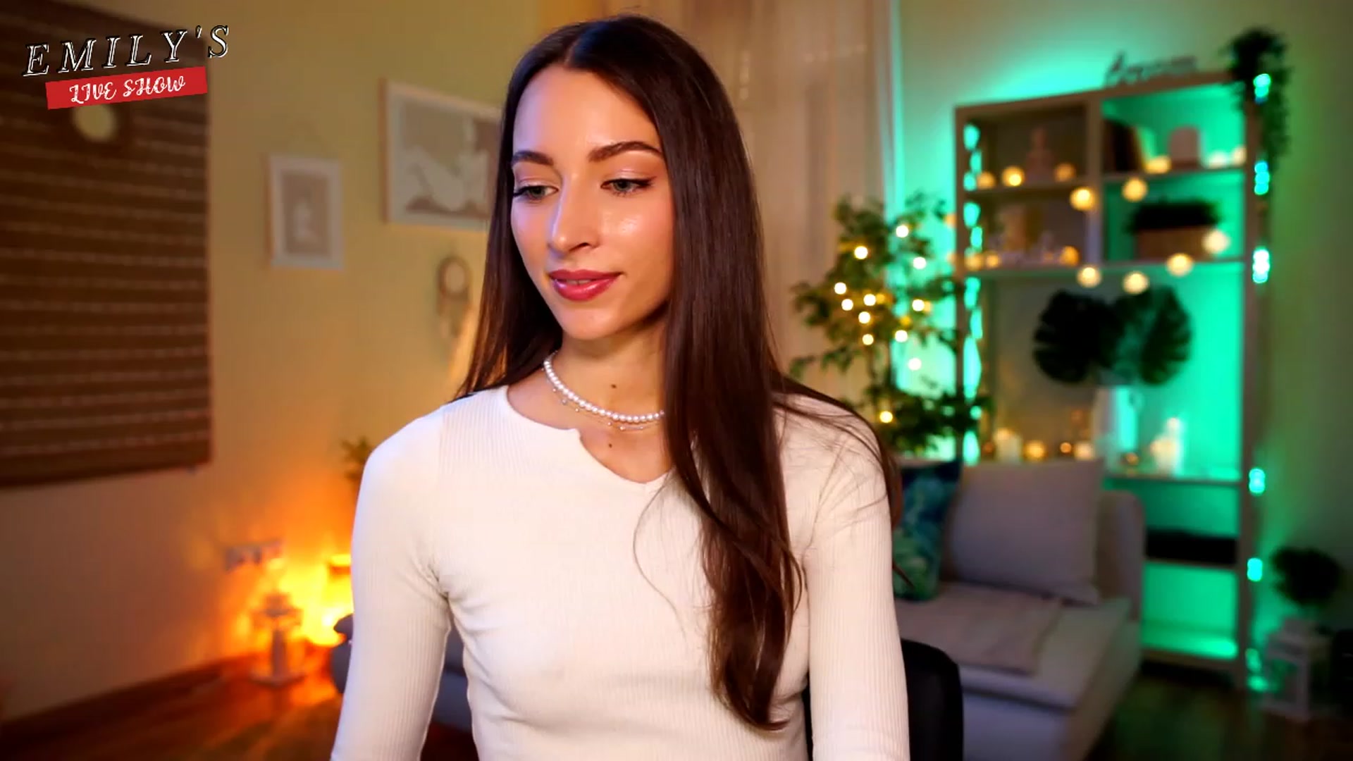 Gallery image thumbnail from Emily_grey69's myfreecams stream on, 04/27/2023, 17:24 image 1 of 20