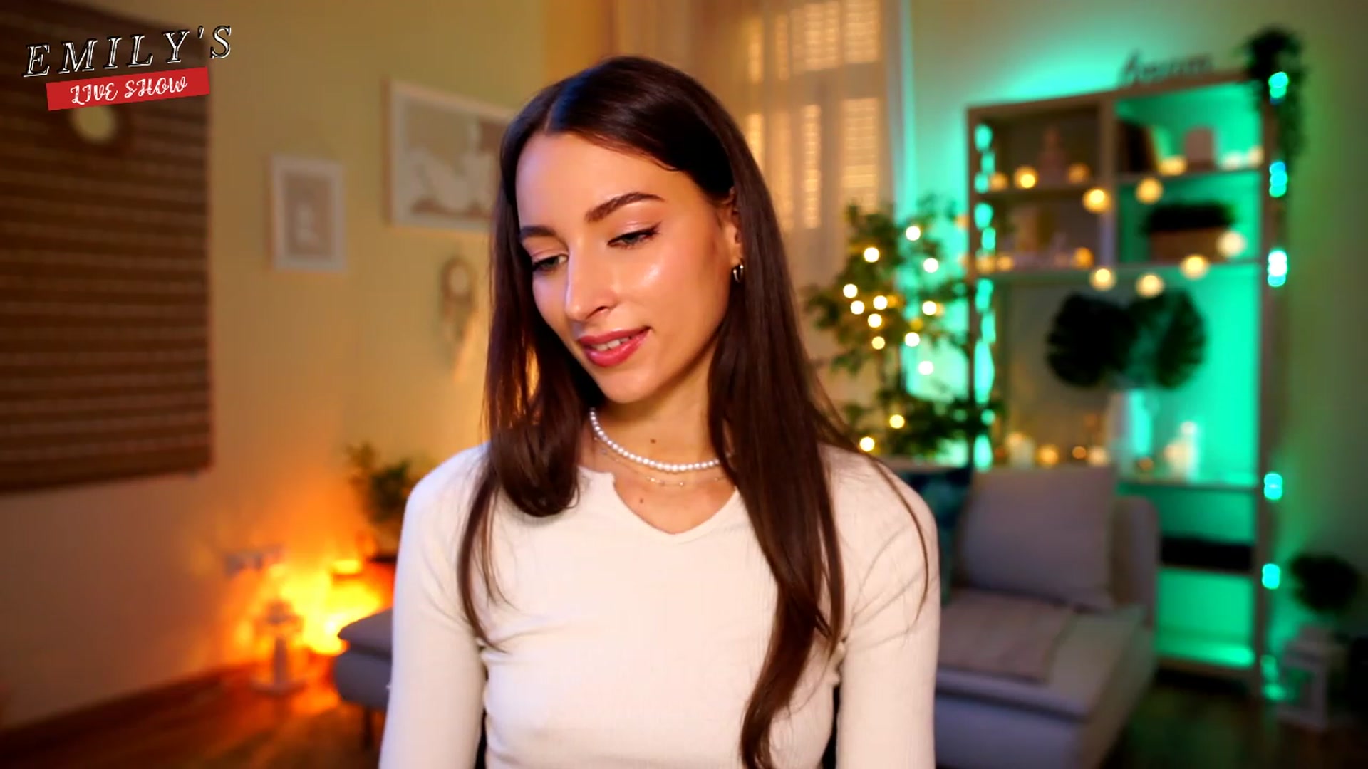 Gallery image thumbnail from Emily_grey69's myfreecams stream on, 04/27/2023, 17:24 image 16 of 20