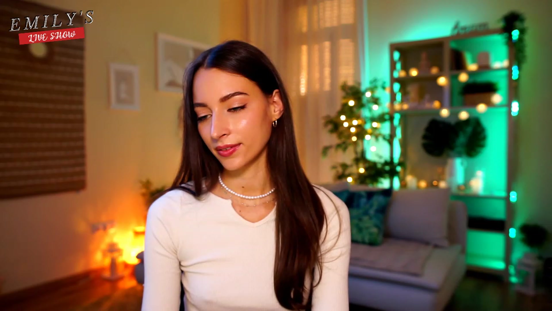 Gallery image thumbnail from Emily_grey69's myfreecams stream on, 04/27/2023, 17:24 image 19 of 20
