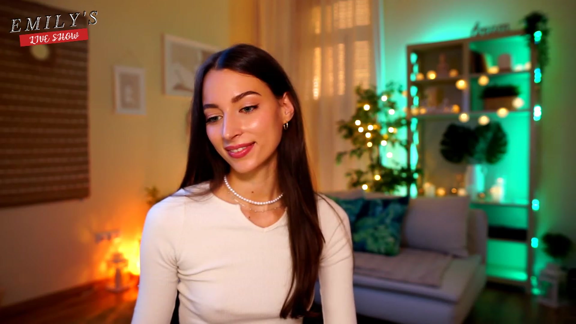 Gallery image thumbnail from Emily_grey69's myfreecams stream on, 04/27/2023, 17:24 image 18 of 20