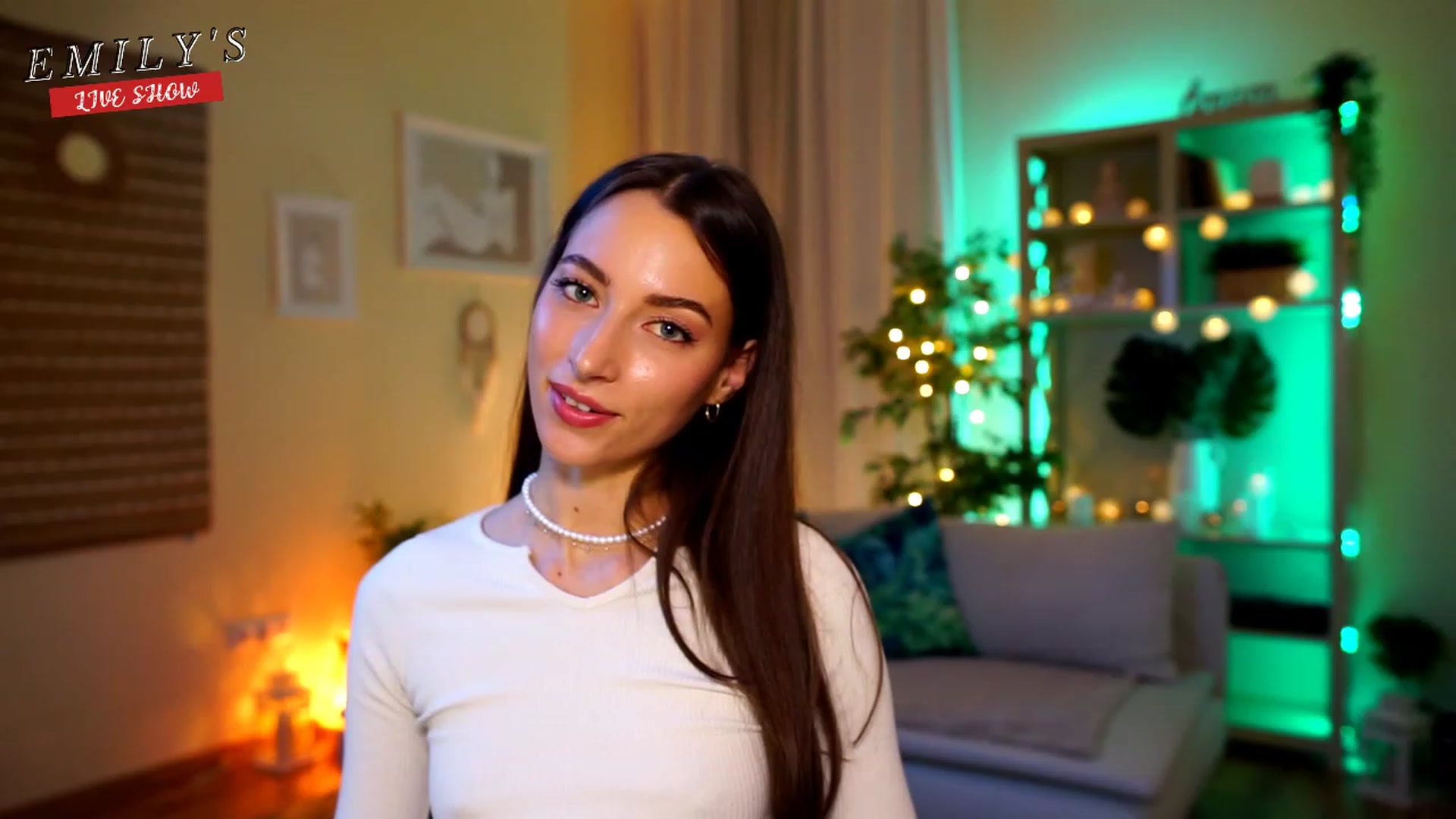 Gallery image thumbnail from Emily_grey69's myfreecams stream on, 04/27/2023, 19:09 image 5 of 20