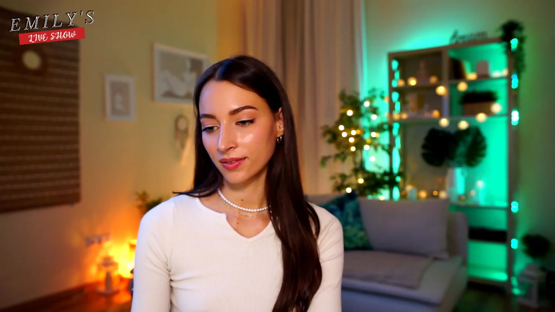 Gallery image thumbnail from Emily_grey69's myfreecams stream on, 04/27/2023, 19:09 image 1 of 20