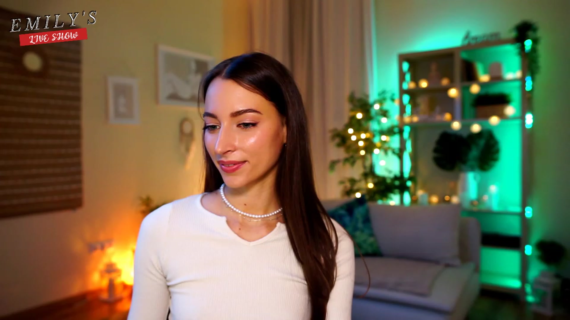 Gallery image thumbnail from Emily_grey69's myfreecams stream on, 04/27/2023, 19:09 image 8 of 20