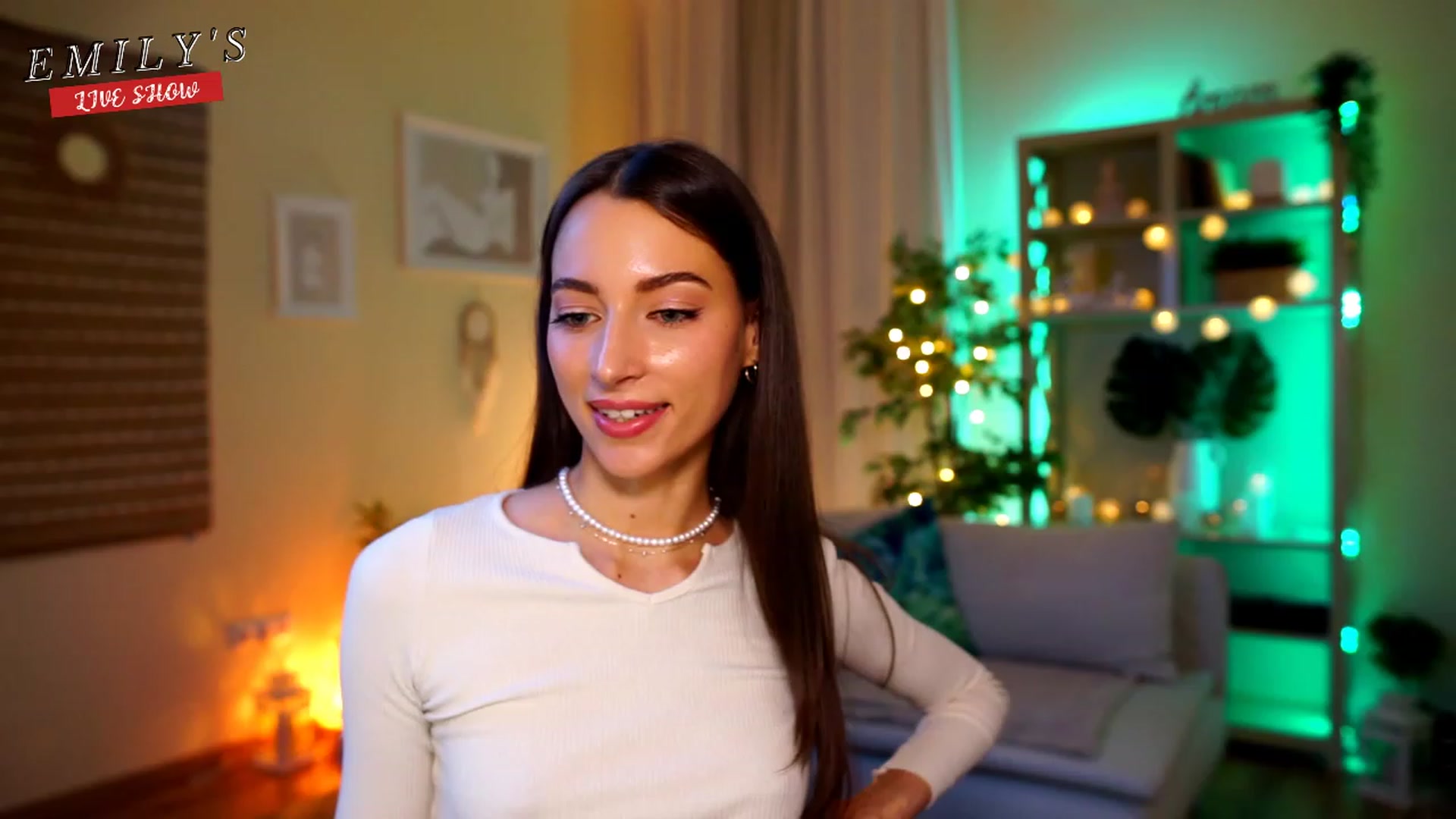 Gallery image thumbnail from Emily_grey69's myfreecams stream on, 04/27/2023, 19:09 image 4 of 20