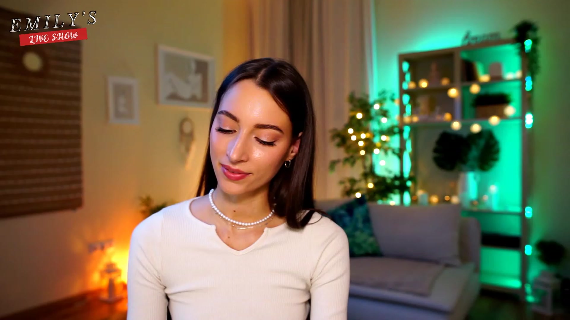 Gallery image thumbnail from Emily_grey69's myfreecams stream on, 04/27/2023, 19:09 image 16 of 20