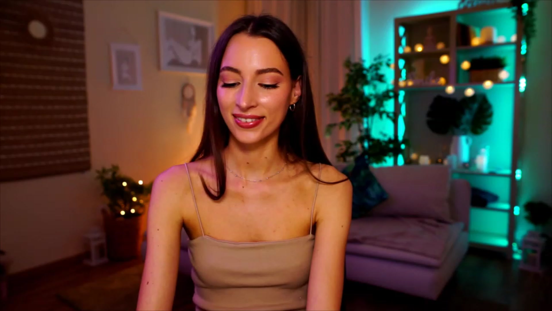 Gallery image thumbnail from Emily_grey69's myfreecams stream on, 04/30/2023, 17:00 image 20 of 20