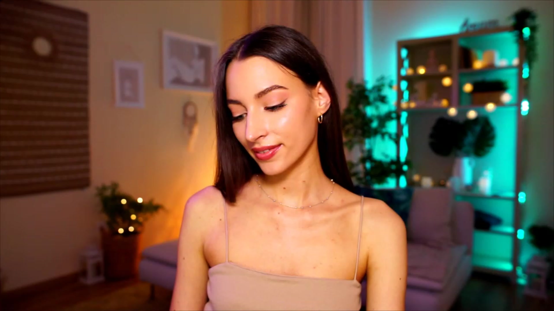 Gallery image thumbnail from Emily_grey69's myfreecams stream on, 04/30/2023, 17:58 image 10 of 20