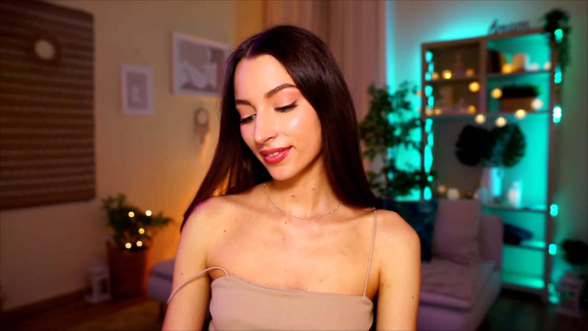 Gallery image thumbnail from Emily_grey69's myfreecams stream on, 04/30/2023, 17:58 image 9 of 20