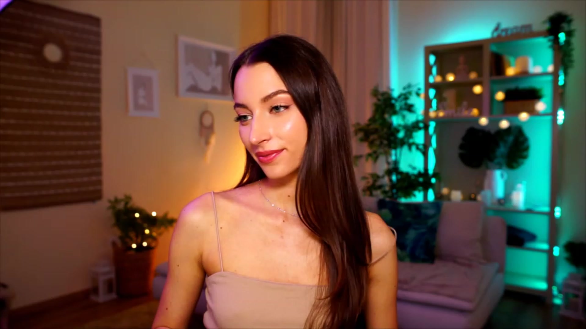 Gallery image thumbnail from Emily_grey69's myfreecams stream on, 04/30/2023, 18:56 image 2 of 20