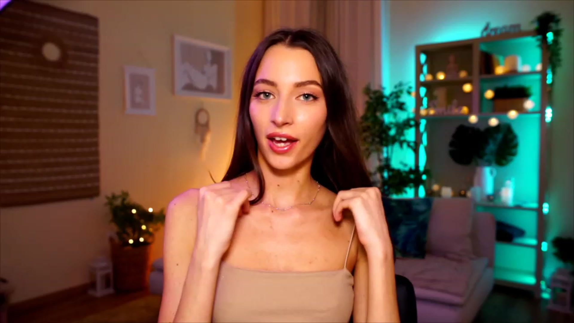 Gallery image thumbnail from Emily_grey69's myfreecams stream on, 04/30/2023, 18:56 image 6 of 20