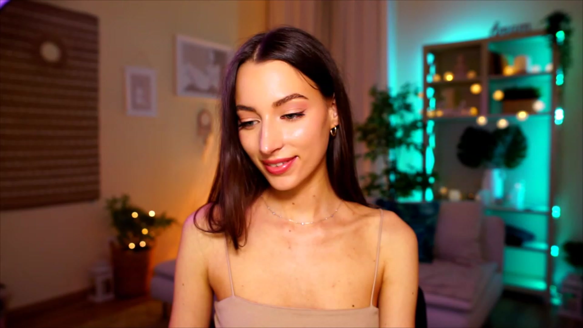 Gallery image thumbnail from Emily_grey69's myfreecams stream on, 04/30/2023, 18:56 image 13 of 20