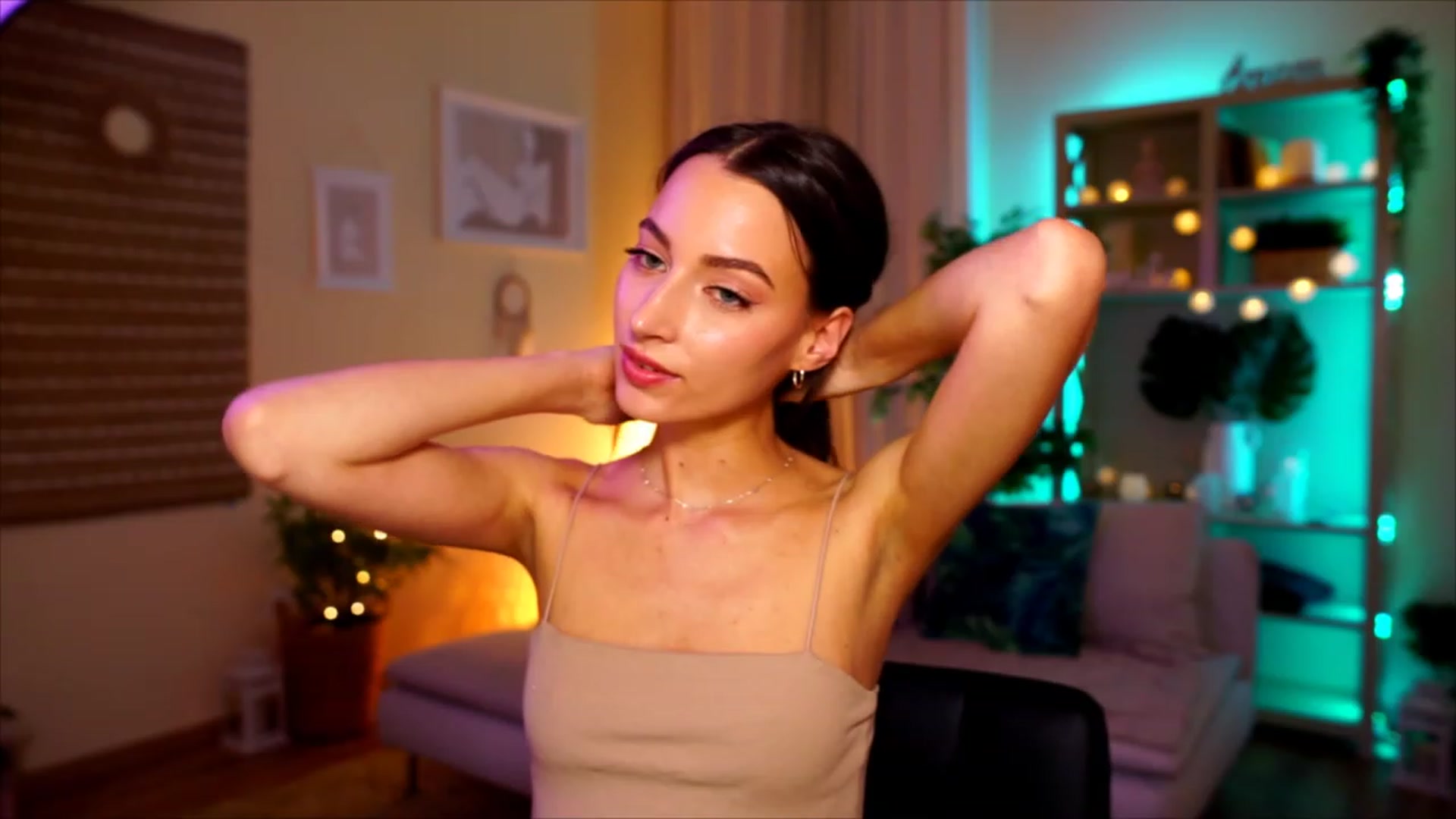 Gallery image thumbnail from Emily_grey69's myfreecams stream on, 04/30/2023, 18:56 image 16 of 20