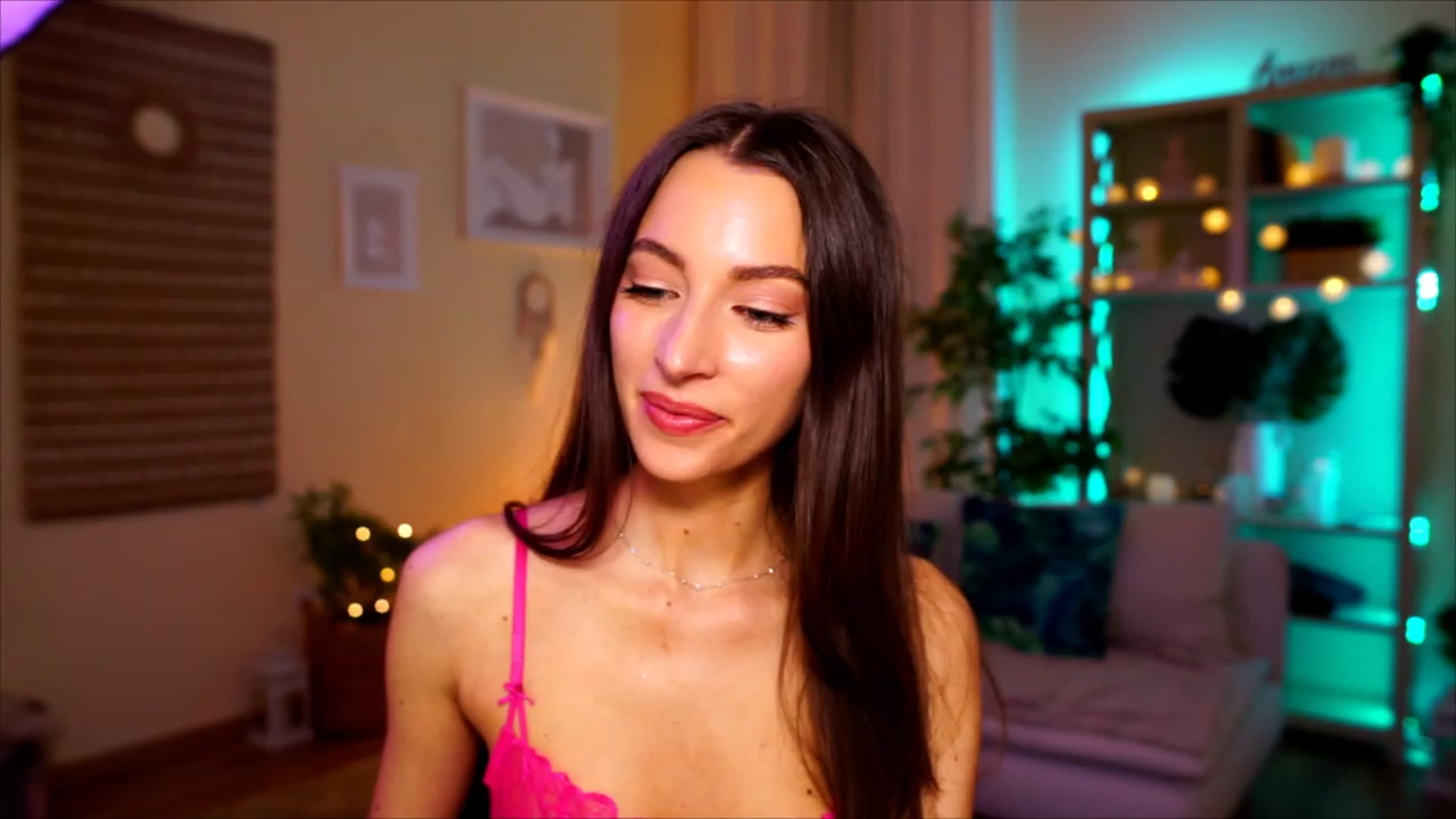 Gallery image thumbnail from Emily_grey69's myfreecams stream on, 04/30/2023, 20:36 image 1 of 20