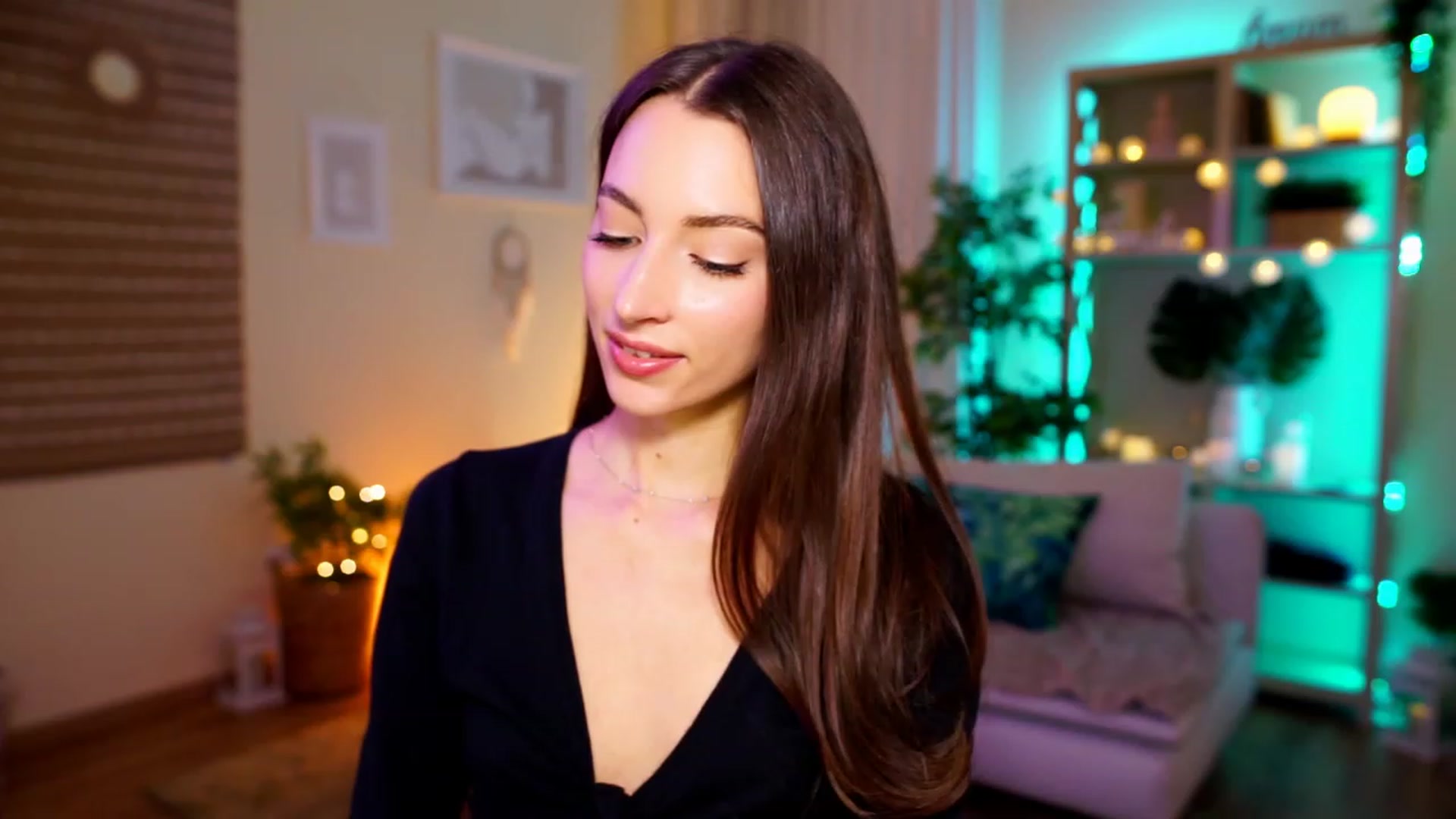 Gallery image thumbnail from Emily_grey69's myfreecams stream on, 05/03/2023, 16:54 image 4 of 20