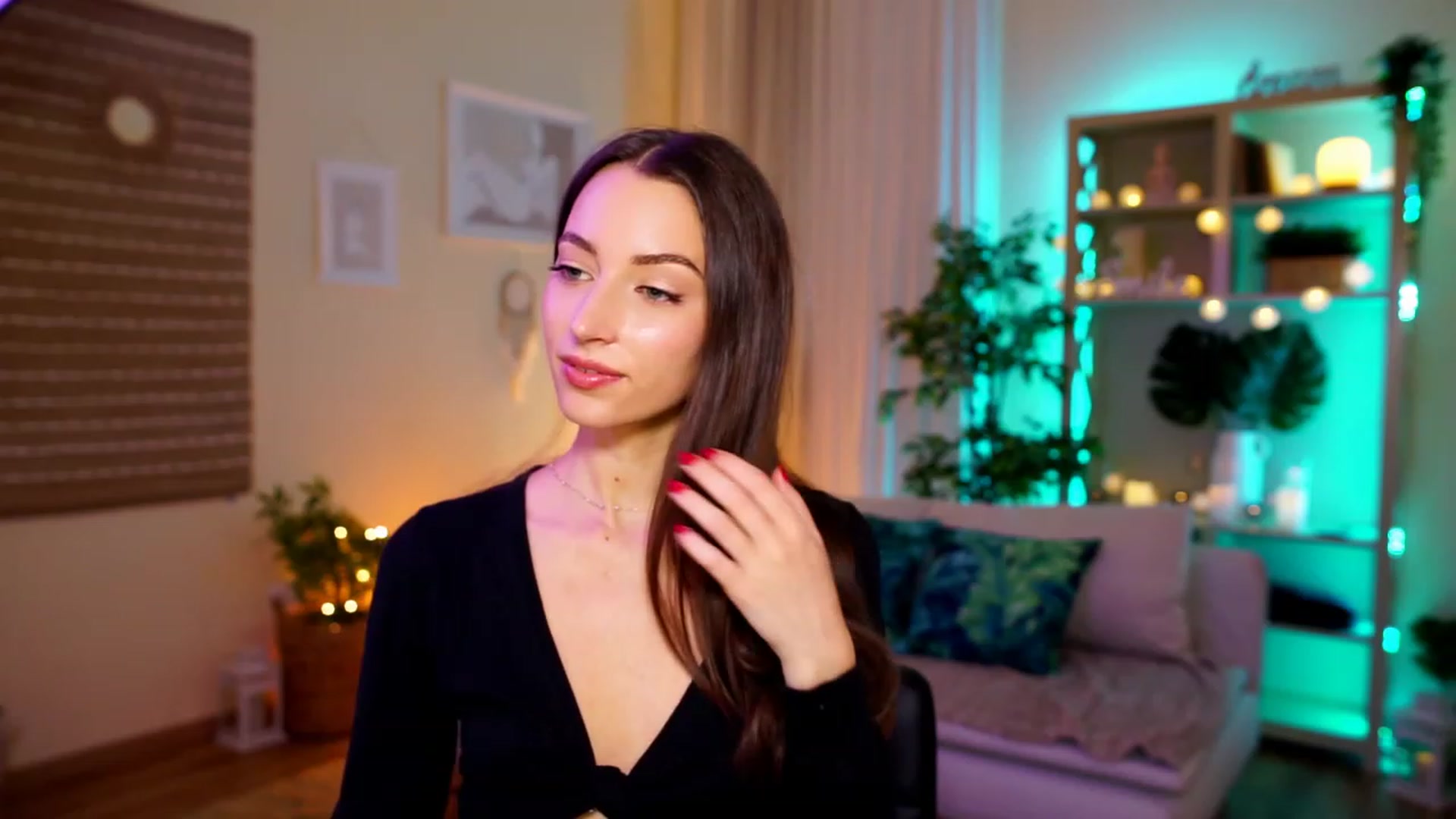 Gallery image thumbnail from Emily_grey69's myfreecams stream on, 05/03/2023, 16:54 image 13 of 20