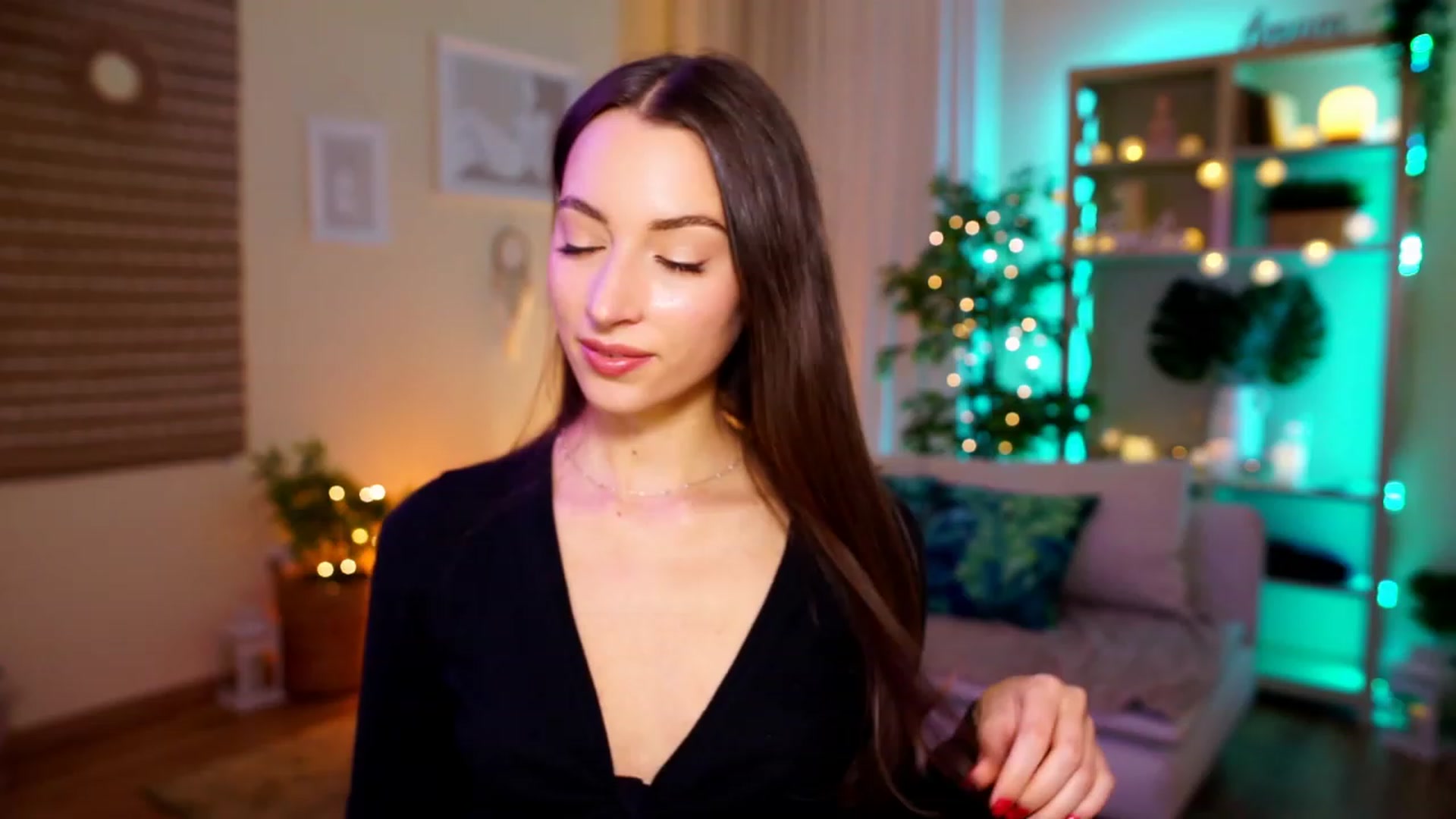 Gallery image thumbnail from Emily_grey69's myfreecams stream on, 05/03/2023, 16:54 image 1 of 20