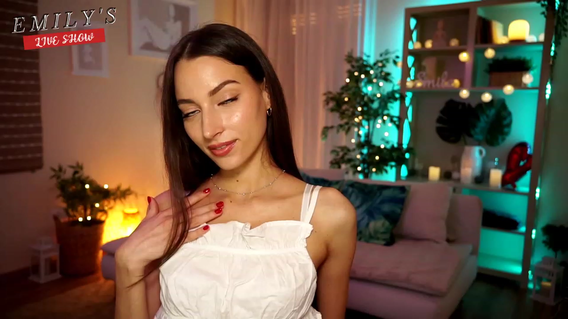 Gallery image thumbnail from Emily_grey69's myfreecams stream on, 05/05/2023, 17:48 image 15 of 20