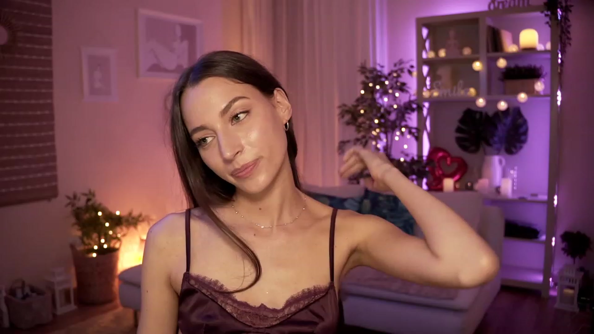 Gallery image thumbnail from Emily_grey69's myfreecams stream on, 05/07/2023, 23:20 image 11 of 20