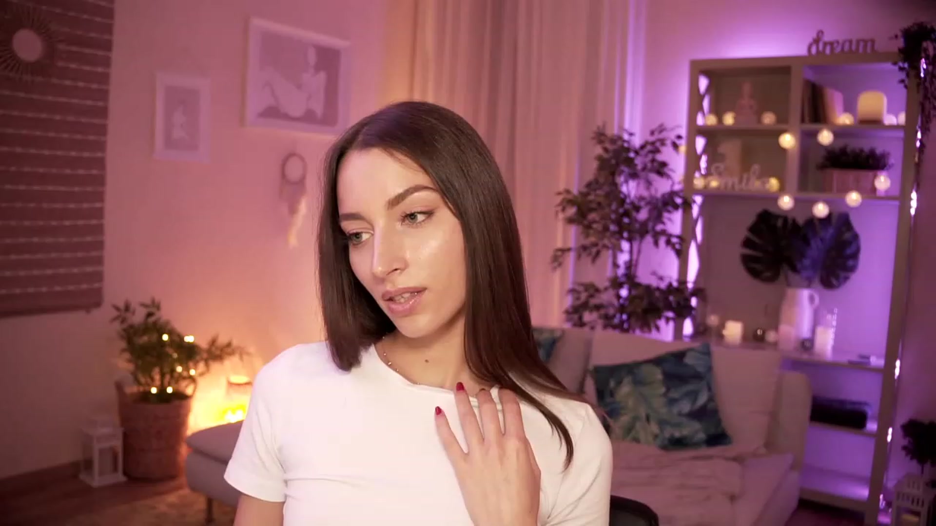 Gallery image thumbnail from Emily_grey69's myfreecams stream on, 05/09/2023, 22:25 image 7 of 20