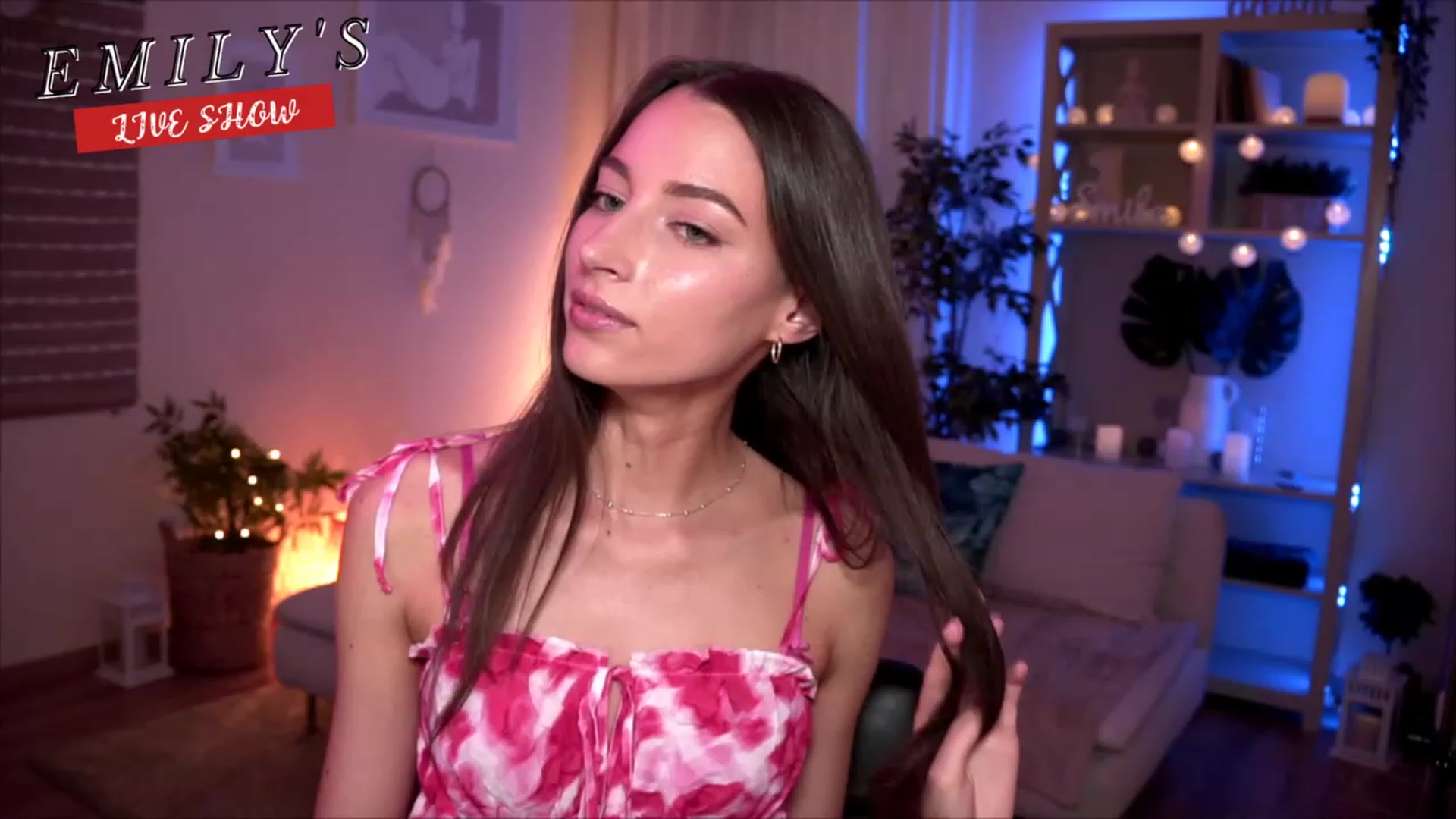 Gallery image thumbnail from Emily_grey69's myfreecams stream on, 05/10/2023, 18:01 image 2 of 20