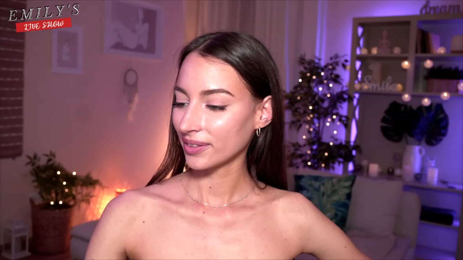 Gallery image thumbnail from Emily_grey69's myfreecams stream on, 05/12/2023, 15:24 image 19 of 20