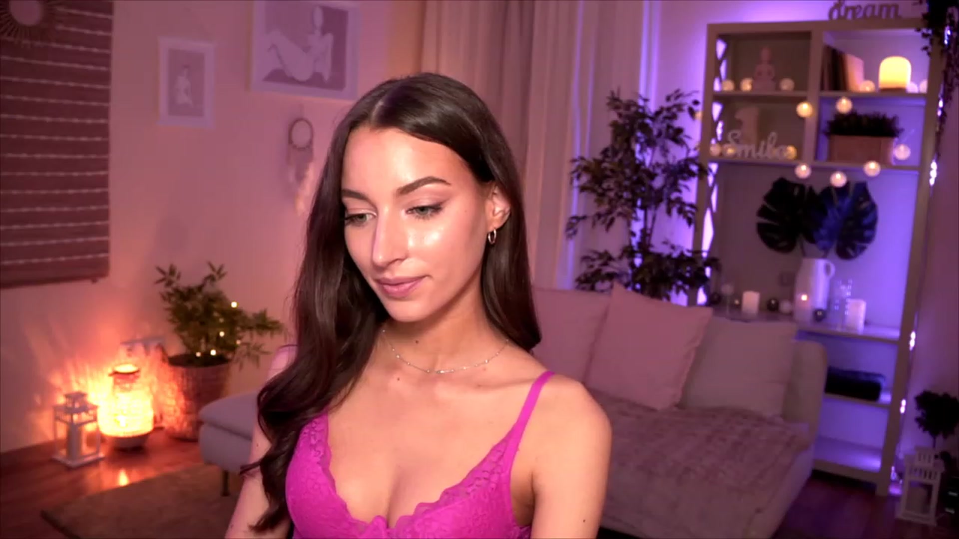 Gallery image thumbnail from Emily_grey69's myfreecams stream on, 05/17/2023, 18:36 image 20 of 20